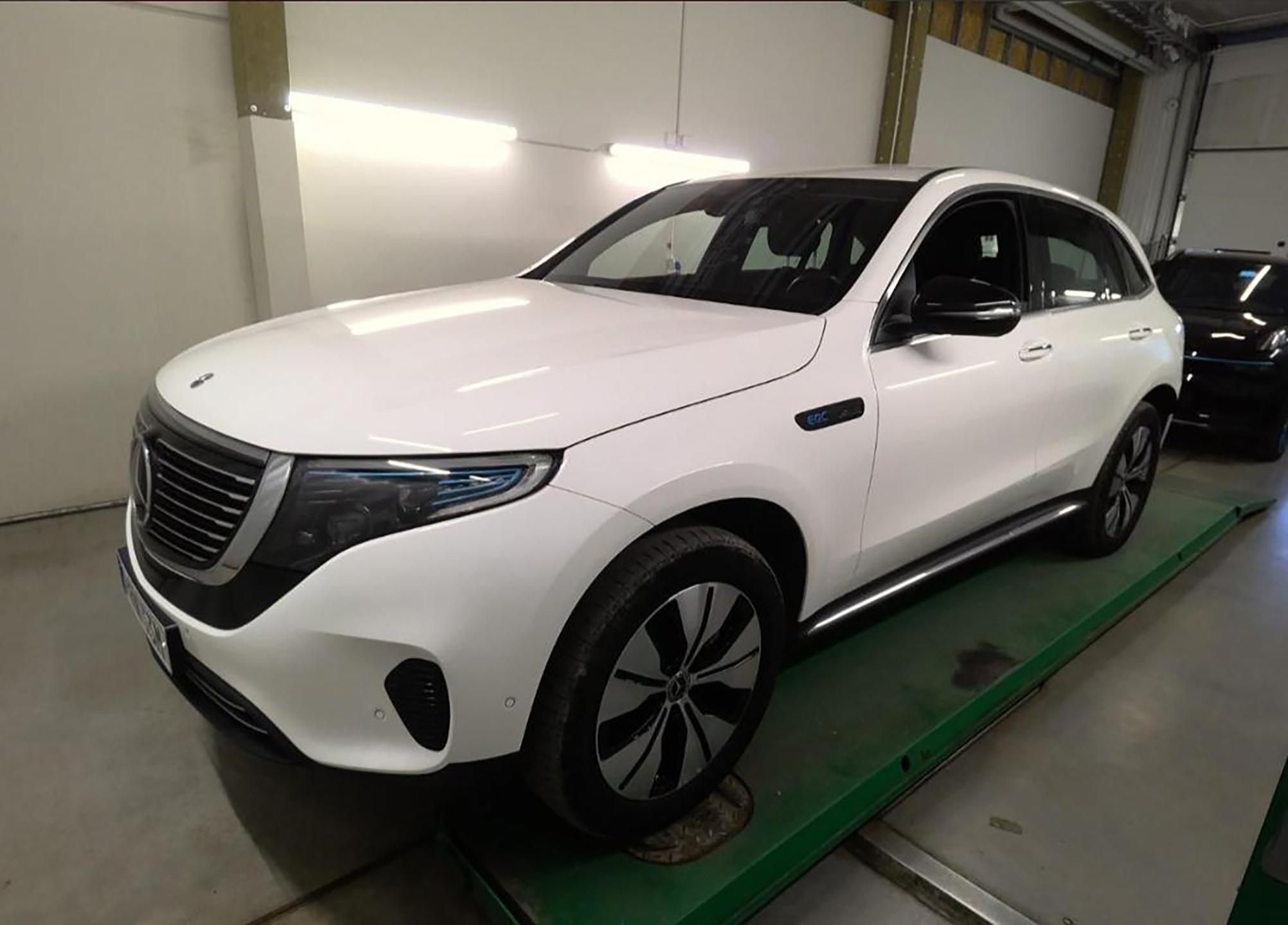 Mercedes-Benz EQC, SE Edition 4Matic - fotka 3