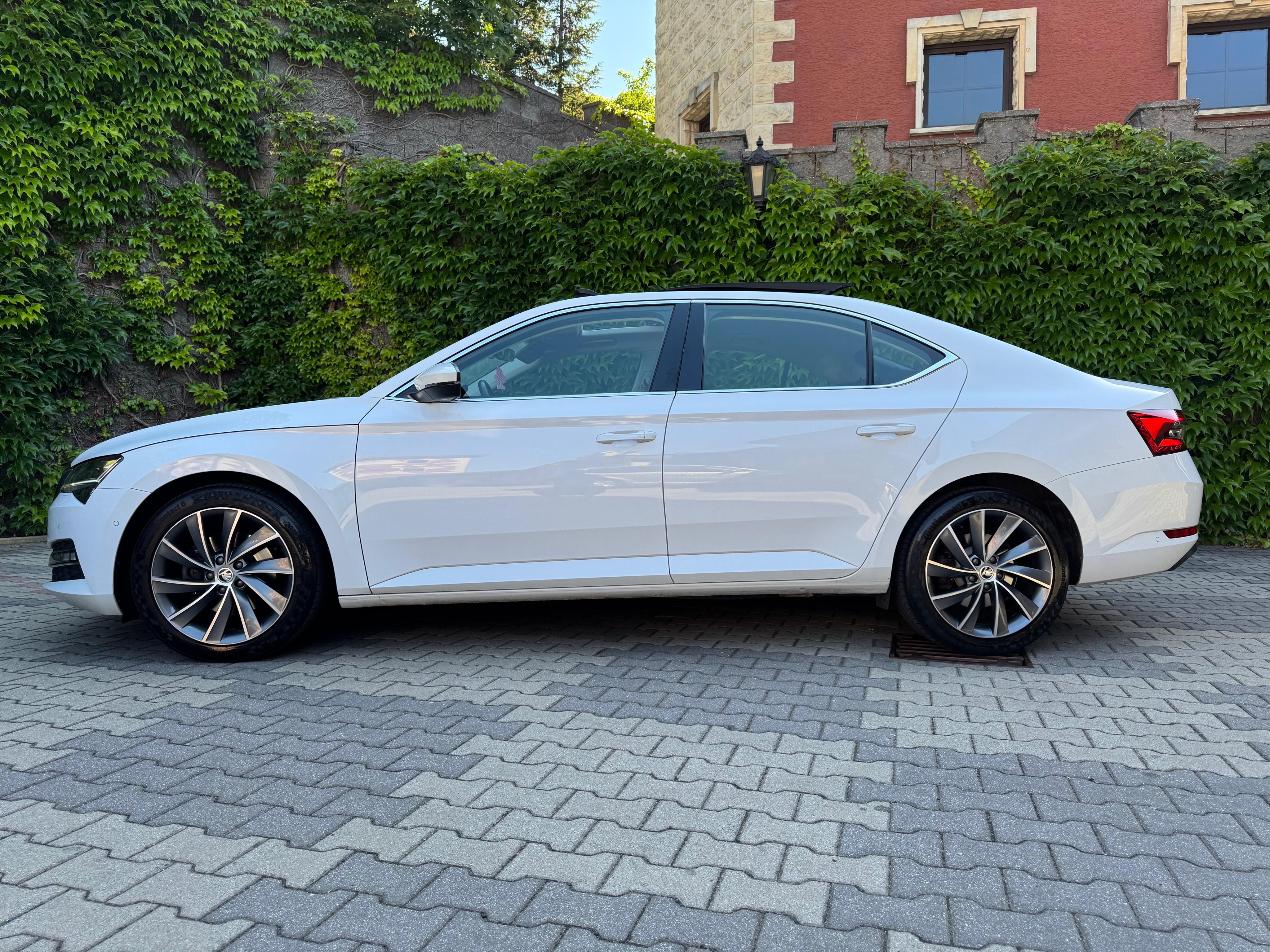 Škoda Superb, 2.0TDI 110kw DSG VIRTUAL PANO - fotka 4