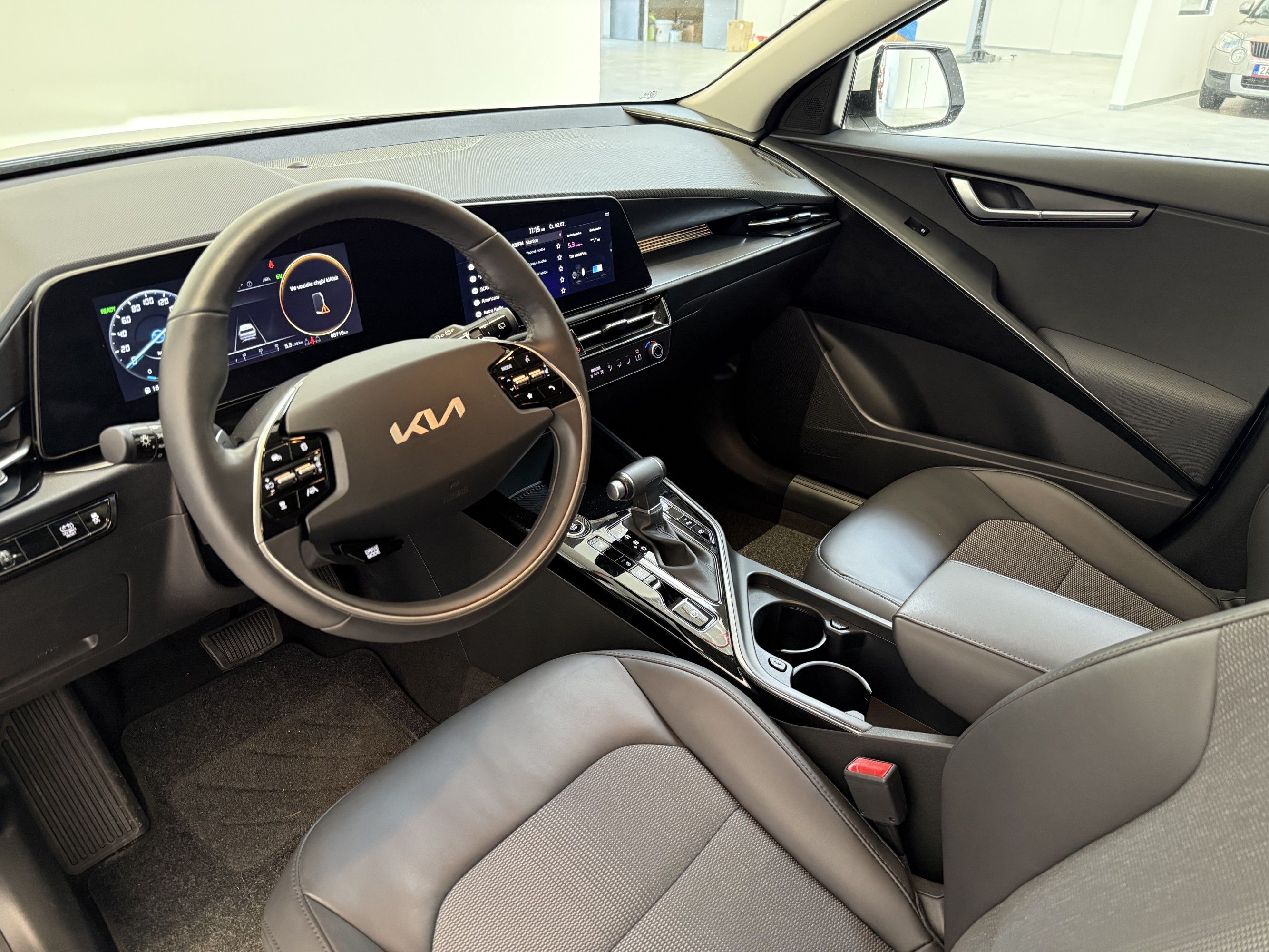 Kia Niro, 1.6 GDI 77 kW Style - fotka 5