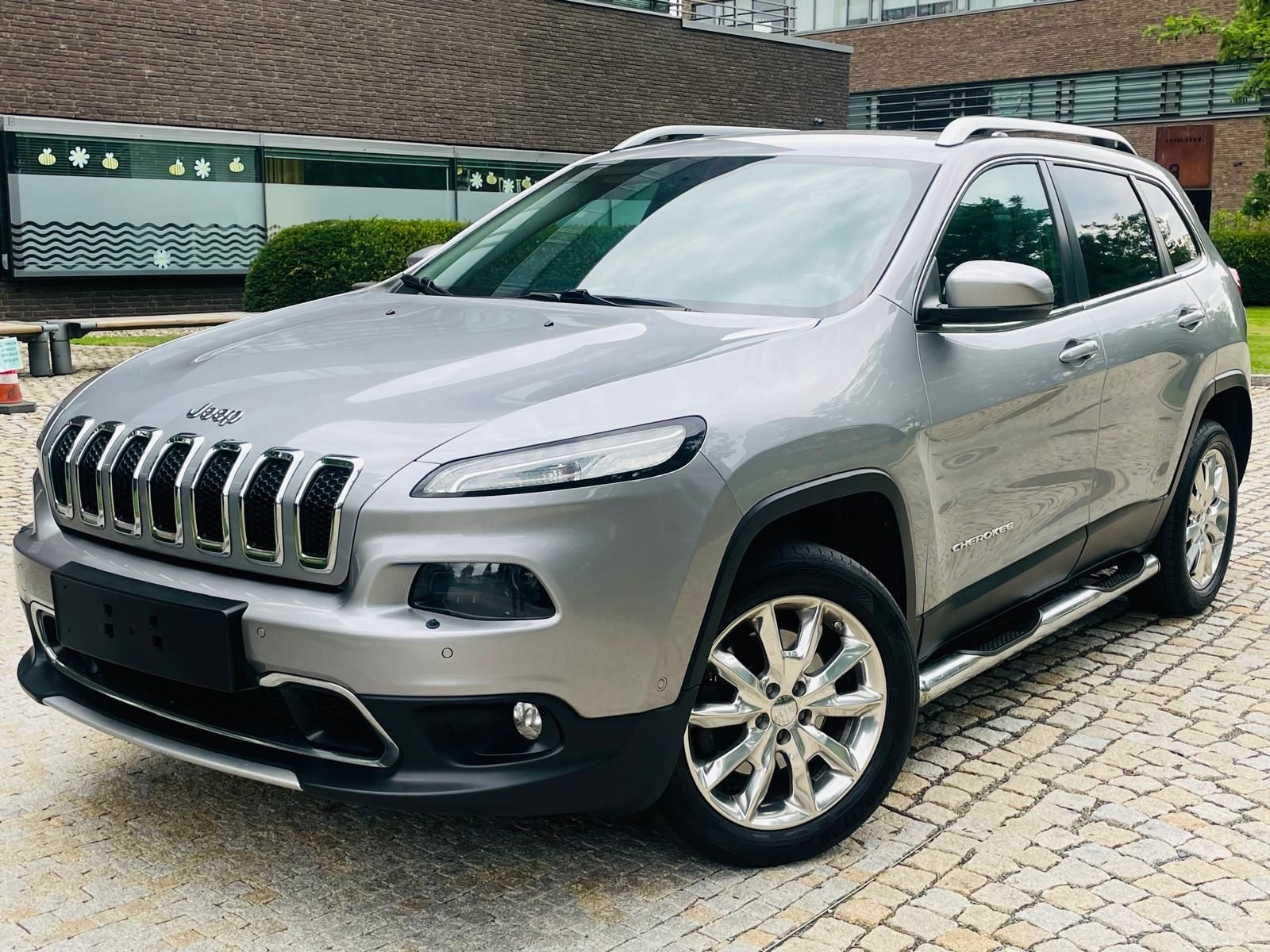 Jeep Cherokee, 2.2D 4x4 AUT KAMERA TAŽNÉ LED