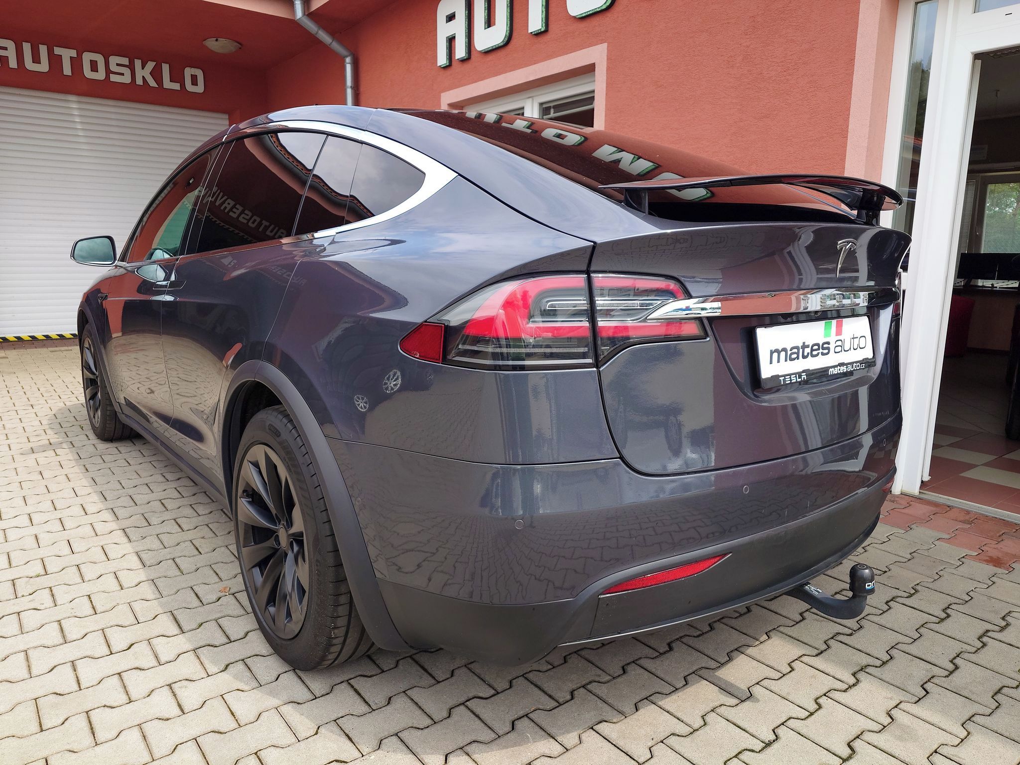 Tesla Model X, Long Range Dual Motor AWD 421 - fotka 3