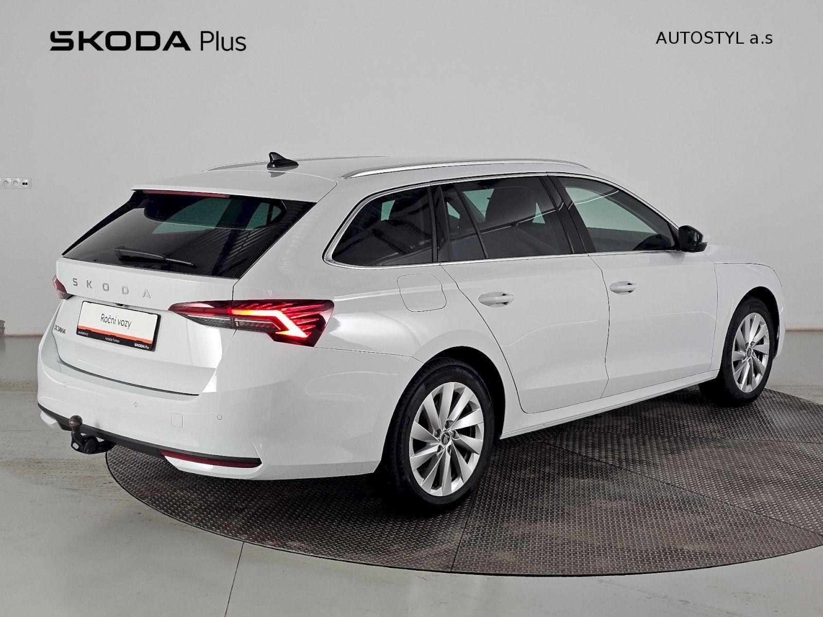 Škoda Octavia, 1.5TSI 110kW TOP SELECTION TAŽ - fotka 2