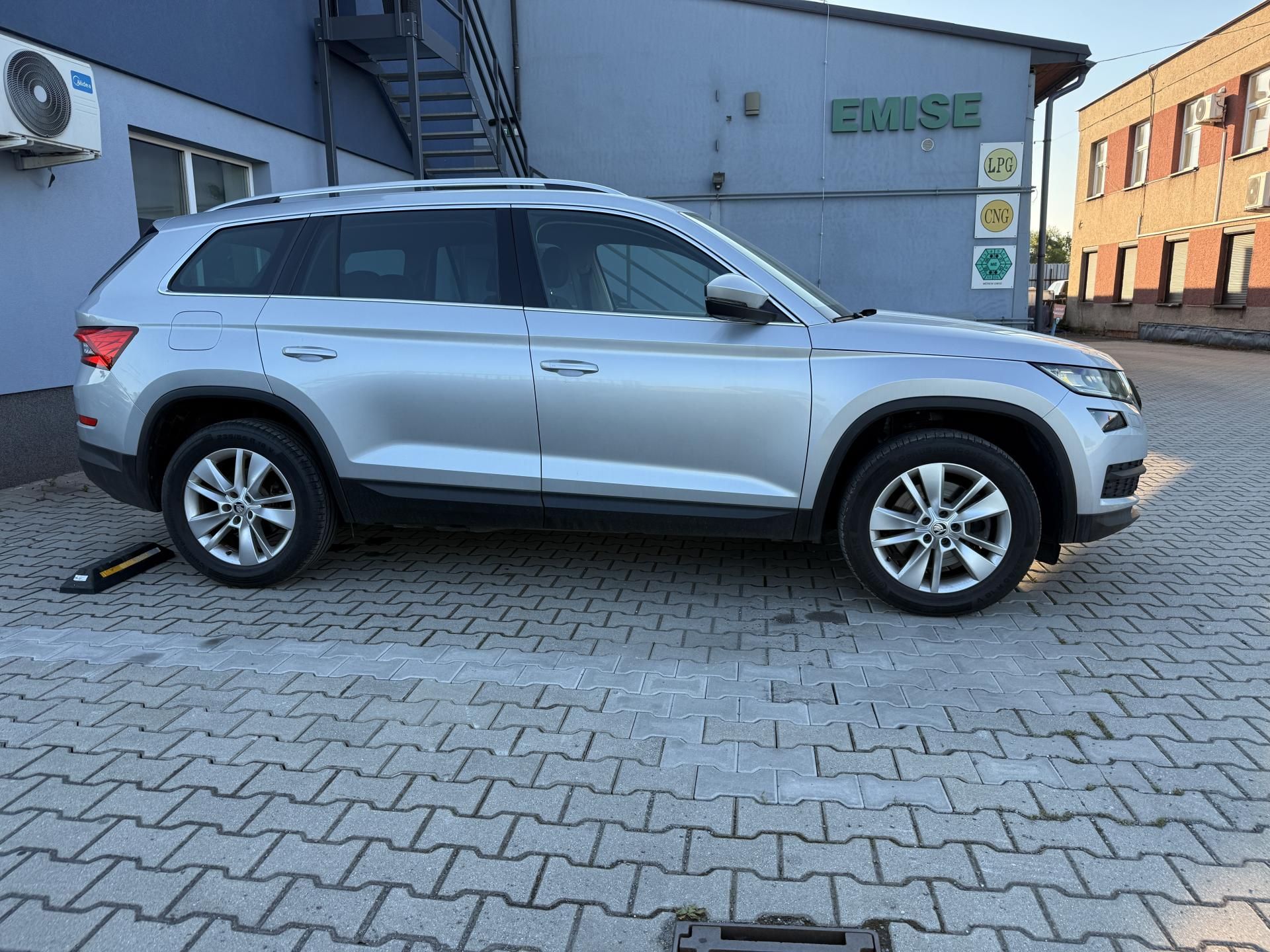 Škoda Kodiaq, 2,0TDi 140kw DSG 4x4 Style - fotka 4