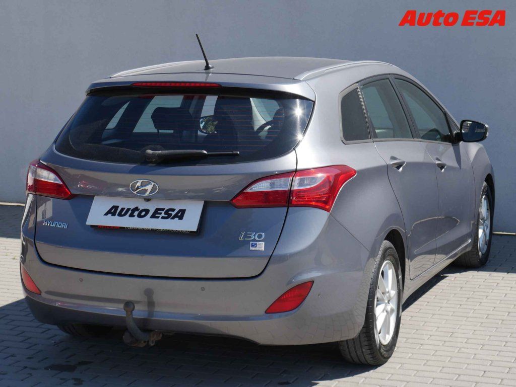 Hyundai i30, 1.6CVVT,1.maj,ČR - fotka 4