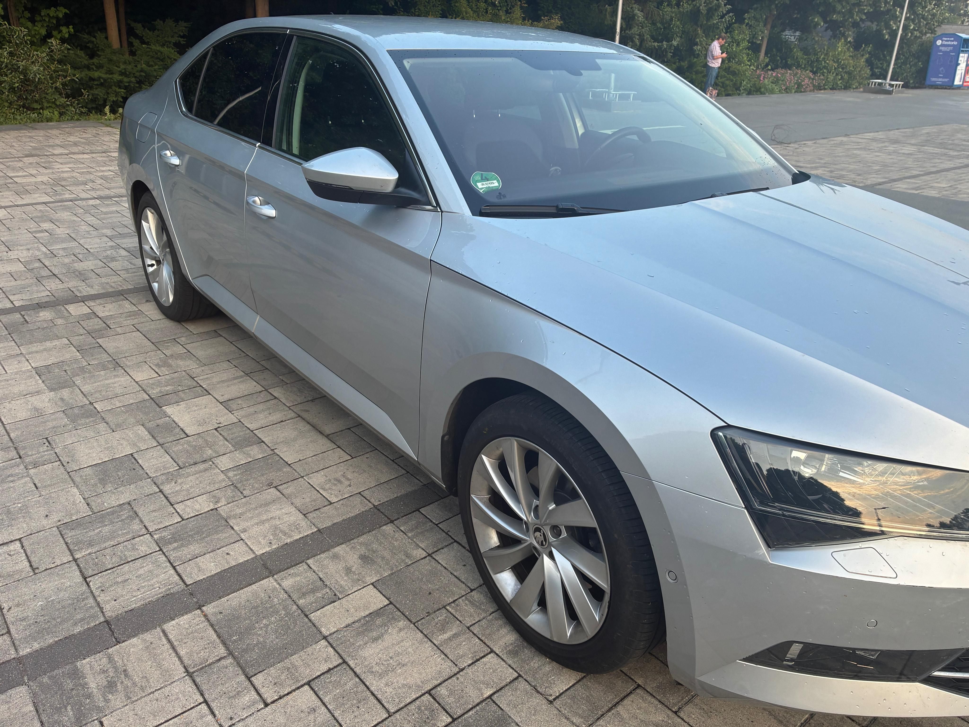 Škoda Superb, 1.4 Benzin Automat 1. majitel - fotka 2