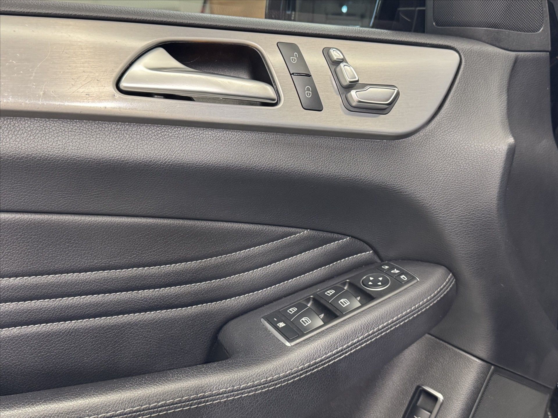 Mercedes-Benz GLE, 350d AMG LINIE MULTIBEAM - fotka 5