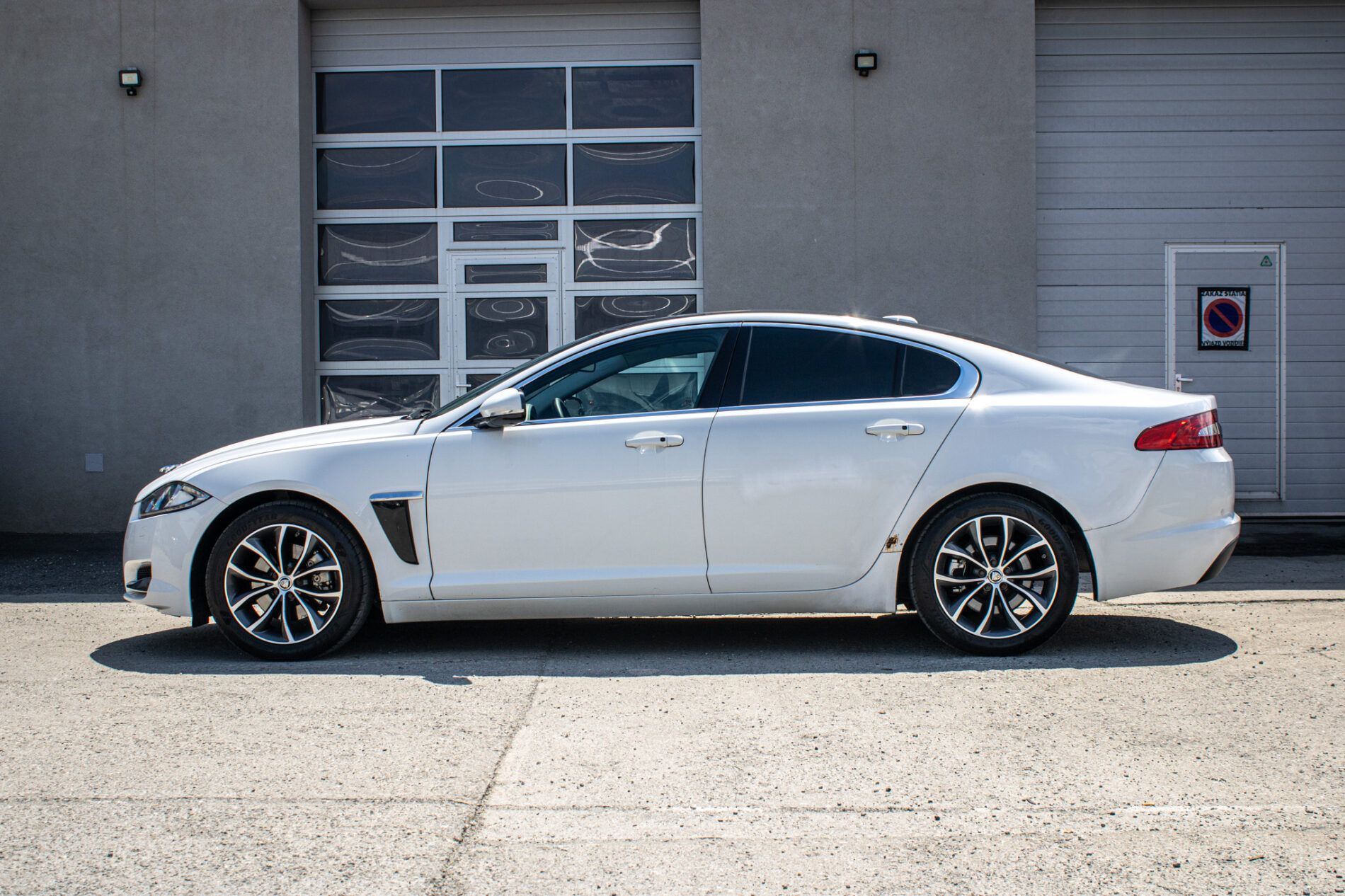 Jaguar XF - fotka 4