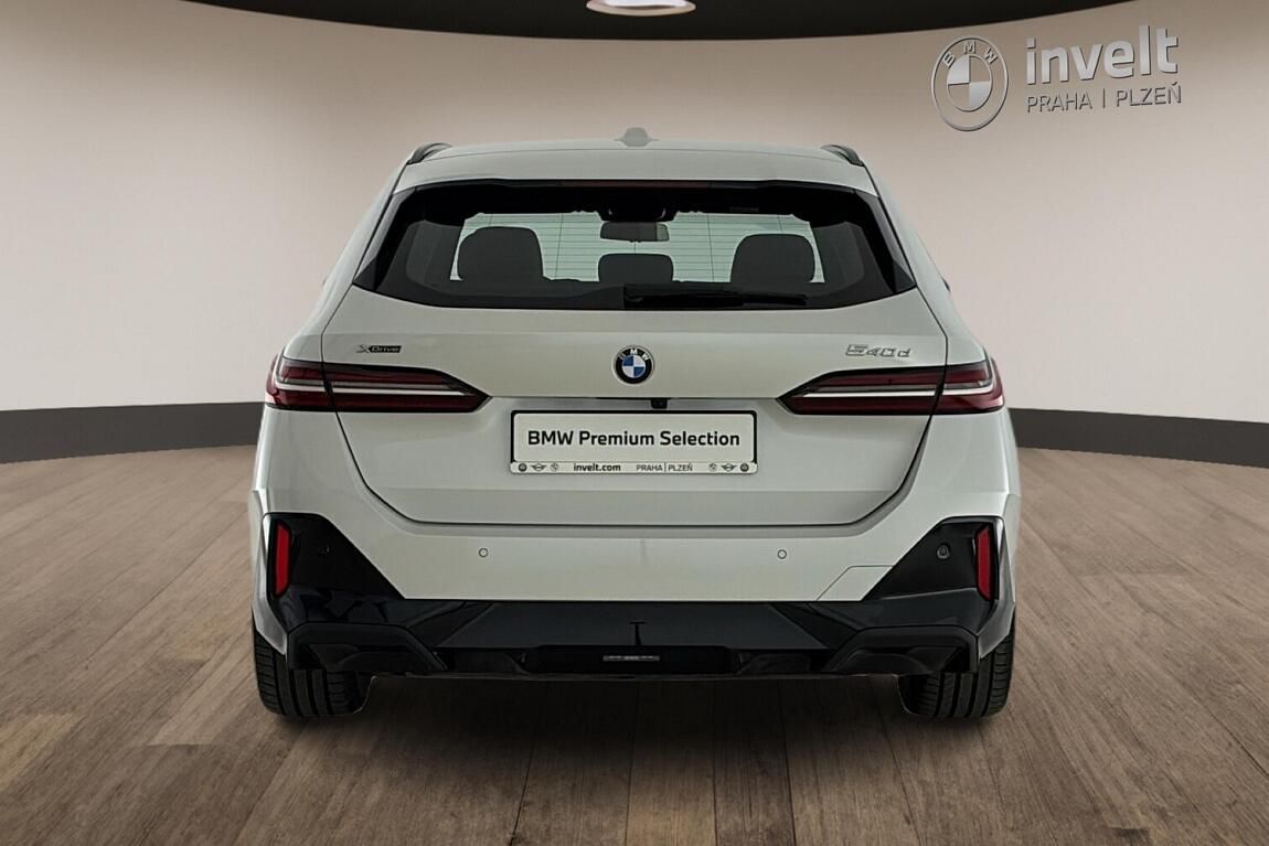 BMW Řada 5, 540d xDrive Touring - fotka 4