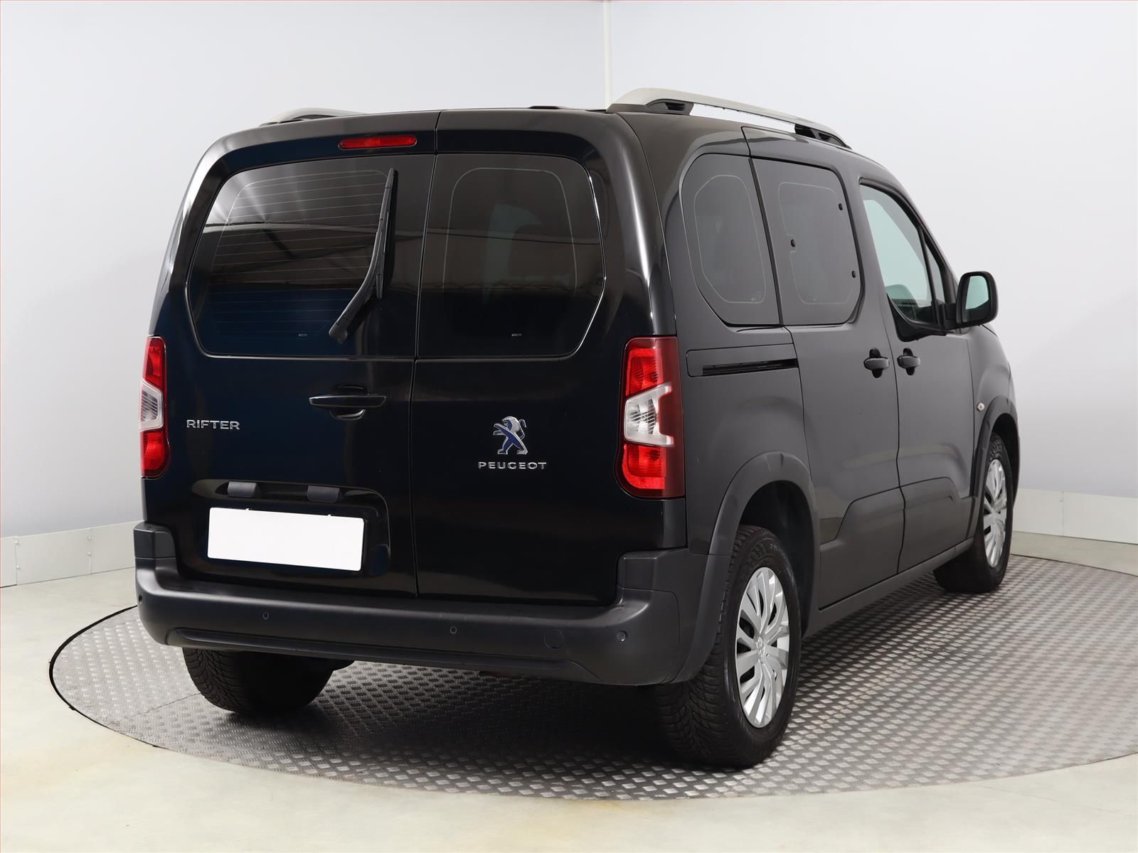 Peugeot Rifter, 1.5 BlueHDi, Active, 5Míst - fotka 5