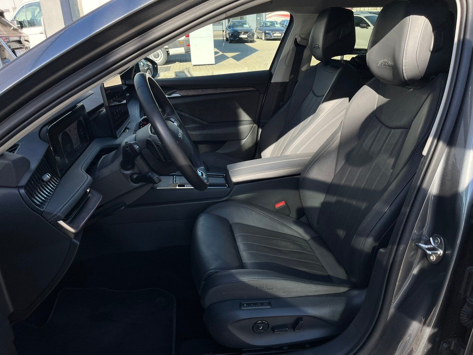 Škoda Superb, Superb 2.0 TDI 110kW L&K Combi - fotka 5