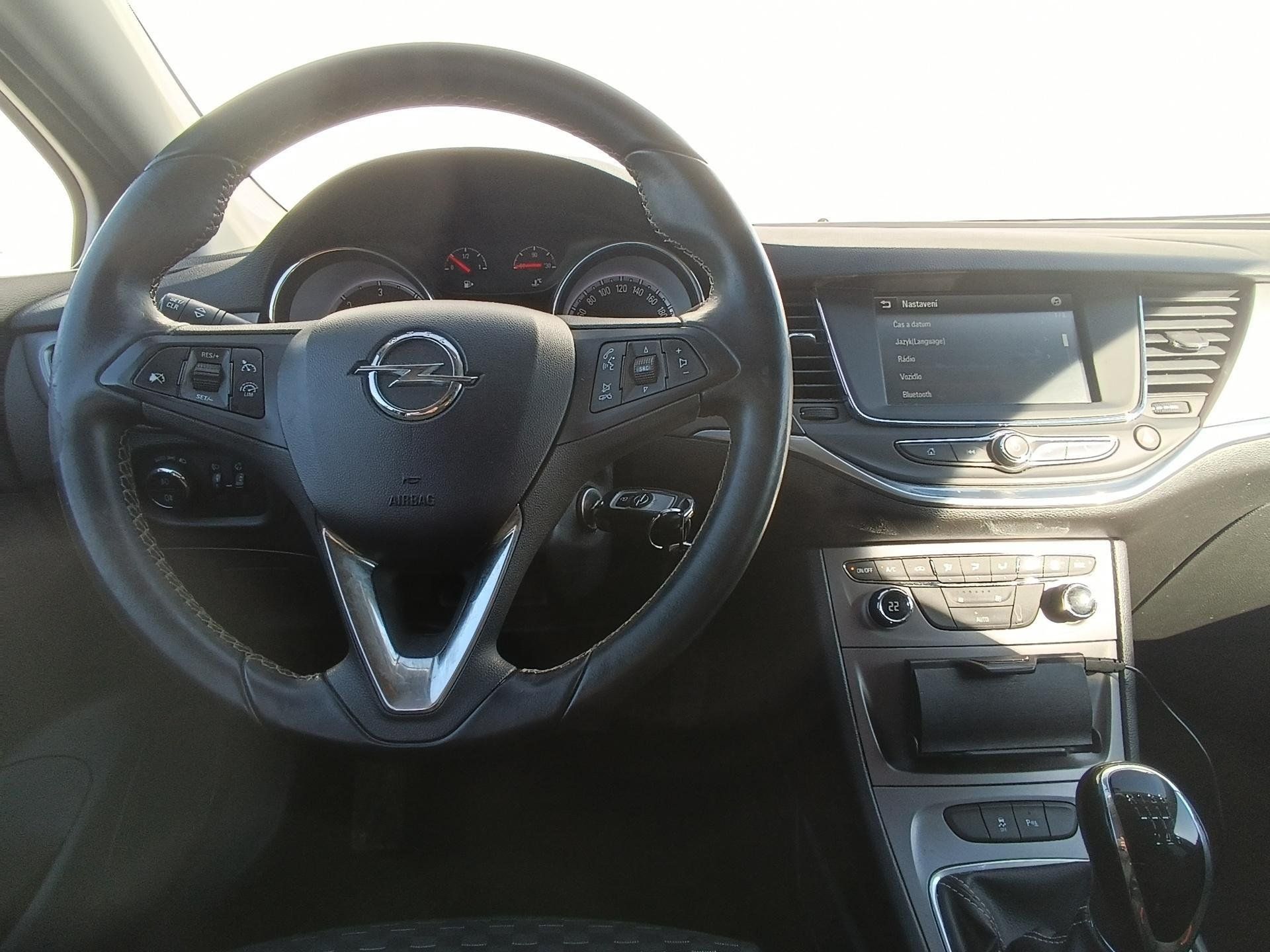 Opel Astra, Opel Astra Sports Tourer - fotka 5