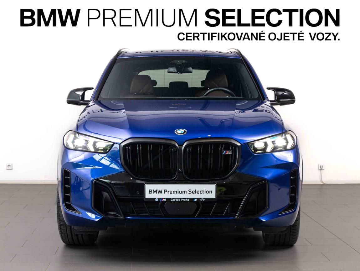 BMW X5, M60i - fotka 2