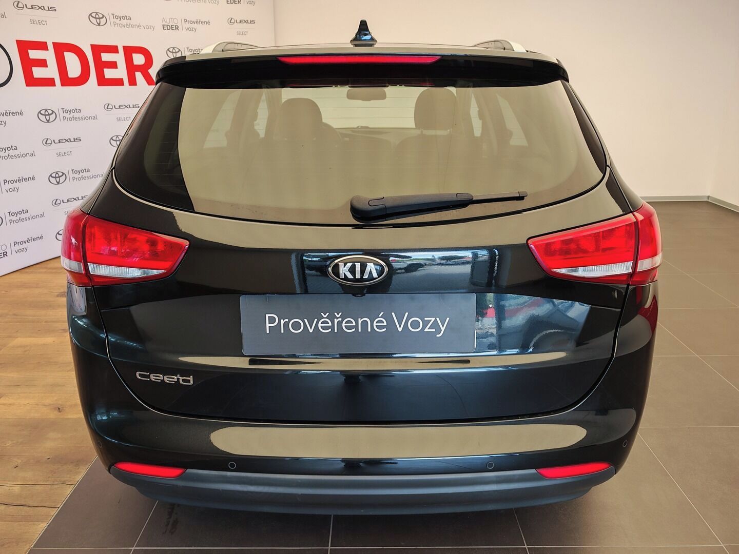 Kia Cee´d, 1.6 black pearl - fotka 5