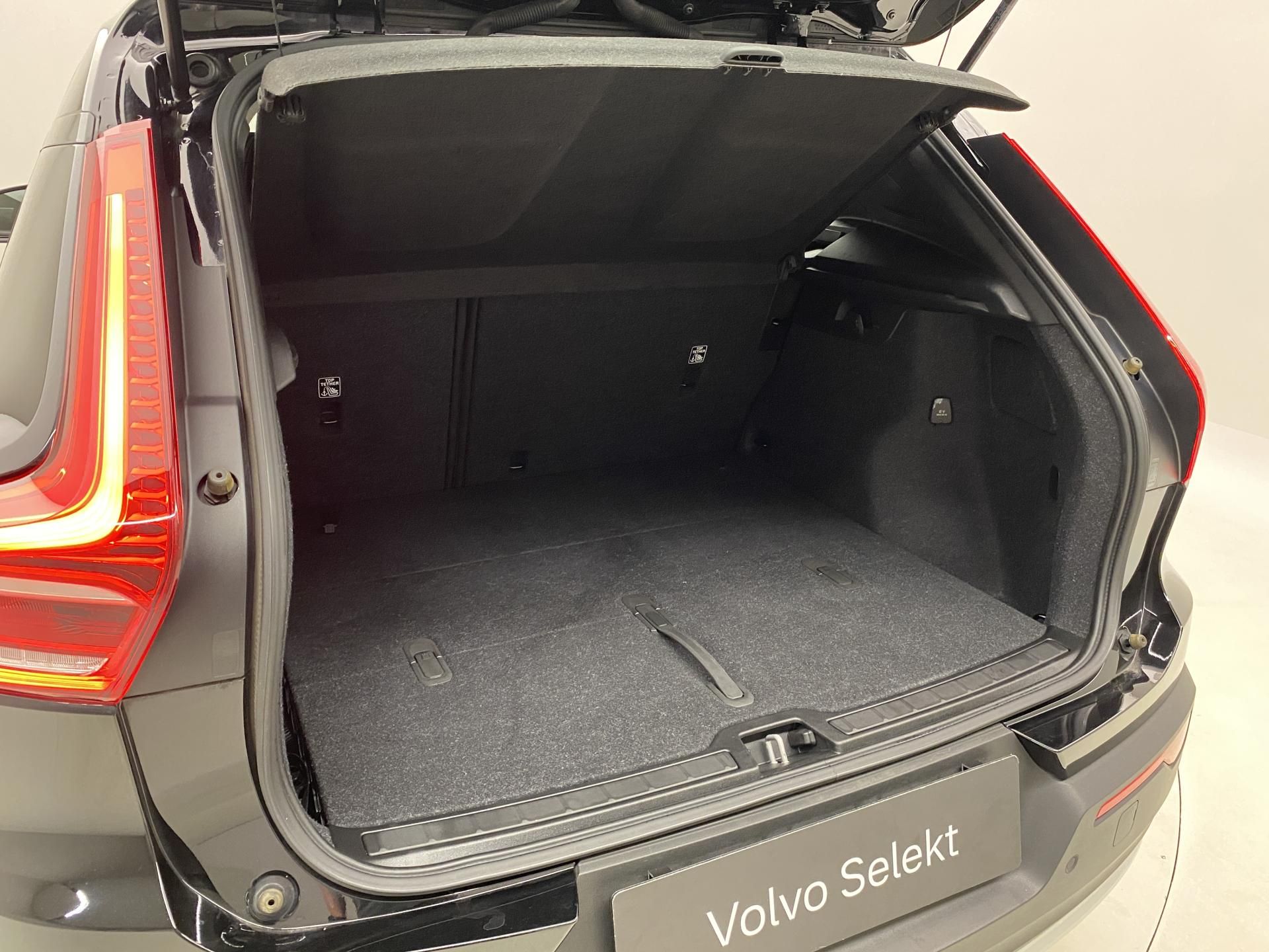 Volvo XC40, T2 ESSENTIAL CZ - fotka 6