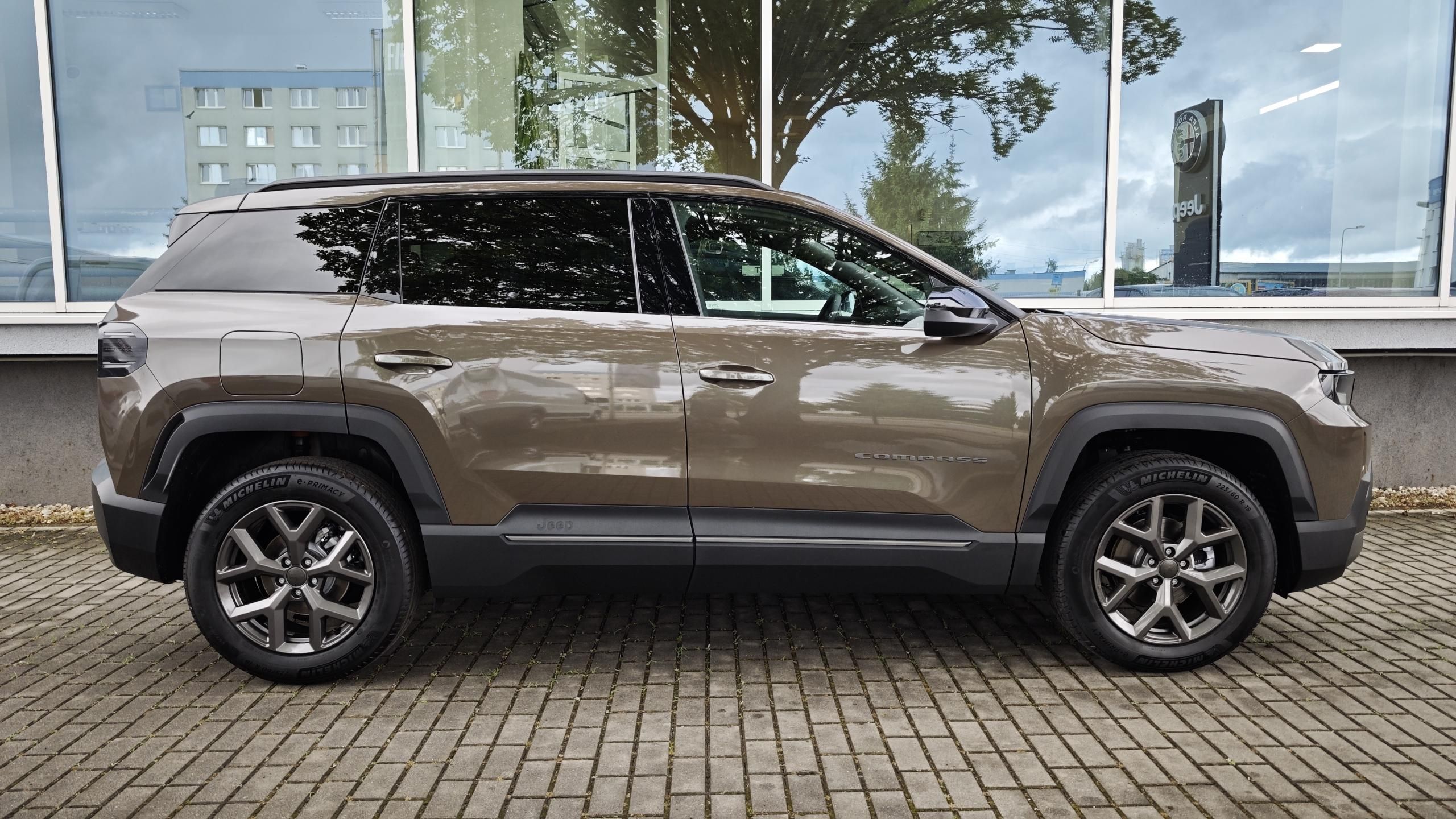 Jeep Compass, First Edition  hybrid 145PS AT - fotka 5