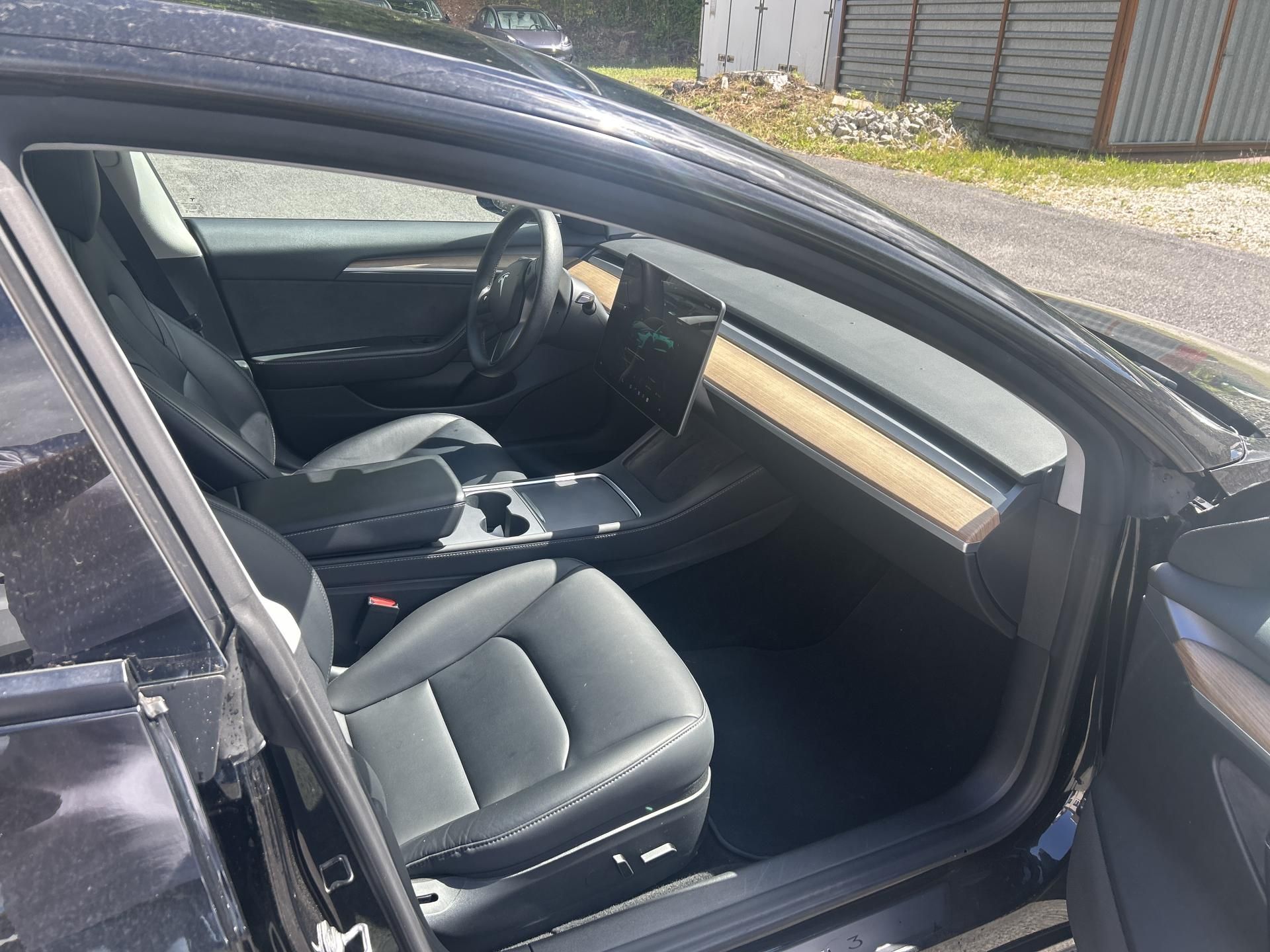 Tesla Model 3, STANDART RANGE 208kw SOH 91% - fotka 3