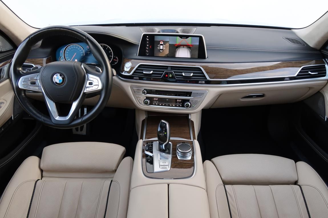 BMW Řada 7, 750Li xDrive - fotka 4