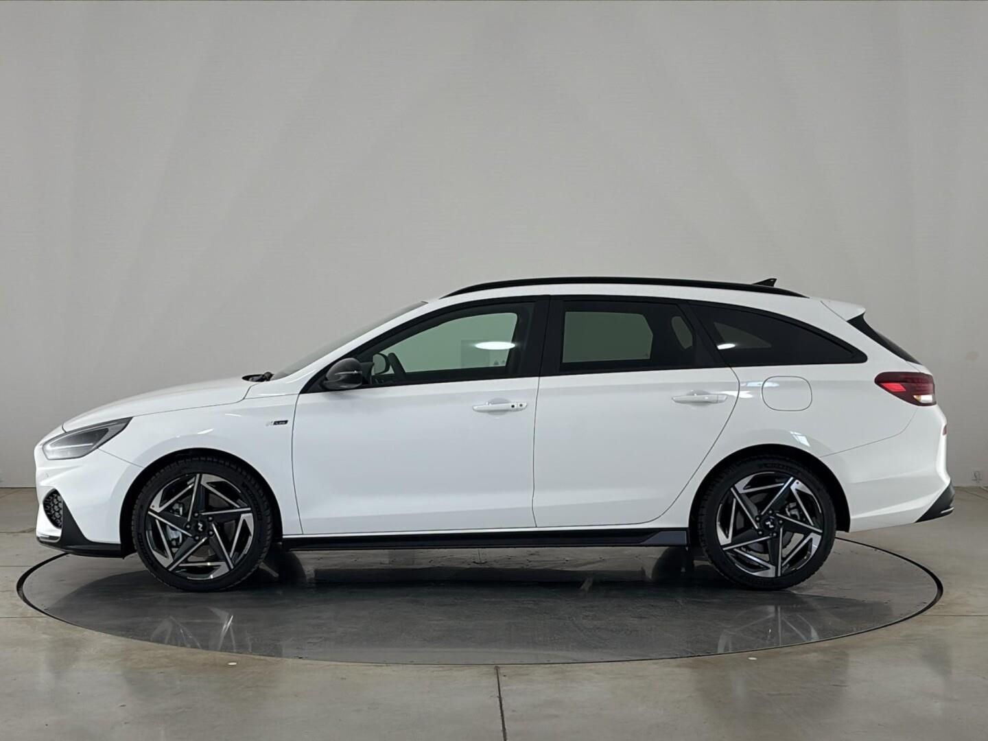 Hyundai i30, 1.6 T-GDI / 110 kW GO Czech N - fotka 3