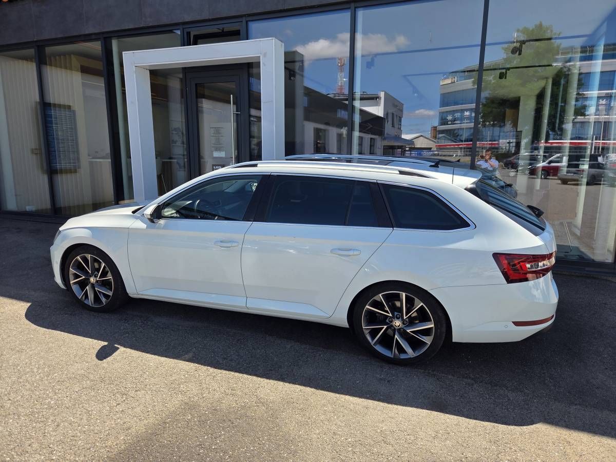 Škoda Superb, 1.4 TSI Style Plus - fotka 2