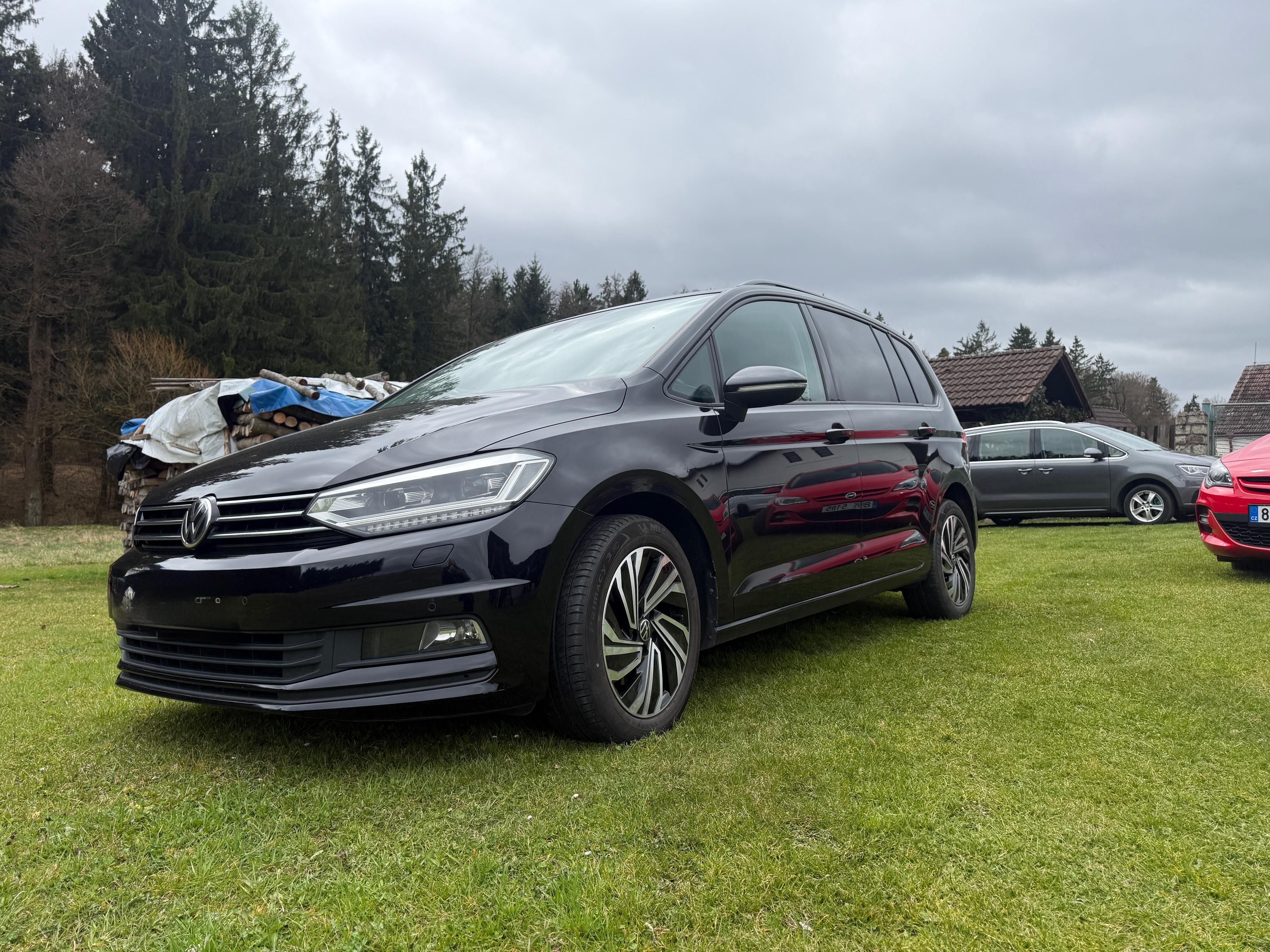 Volkswagen Touran - fotka 2