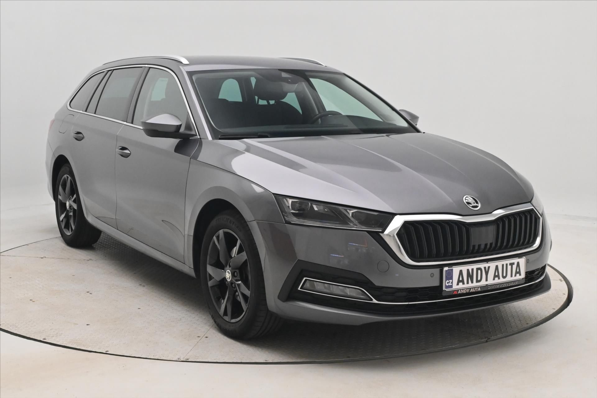 Škoda Octavia, 2,0 TDI 110kW DSG StyleTažné Z - fotka 3