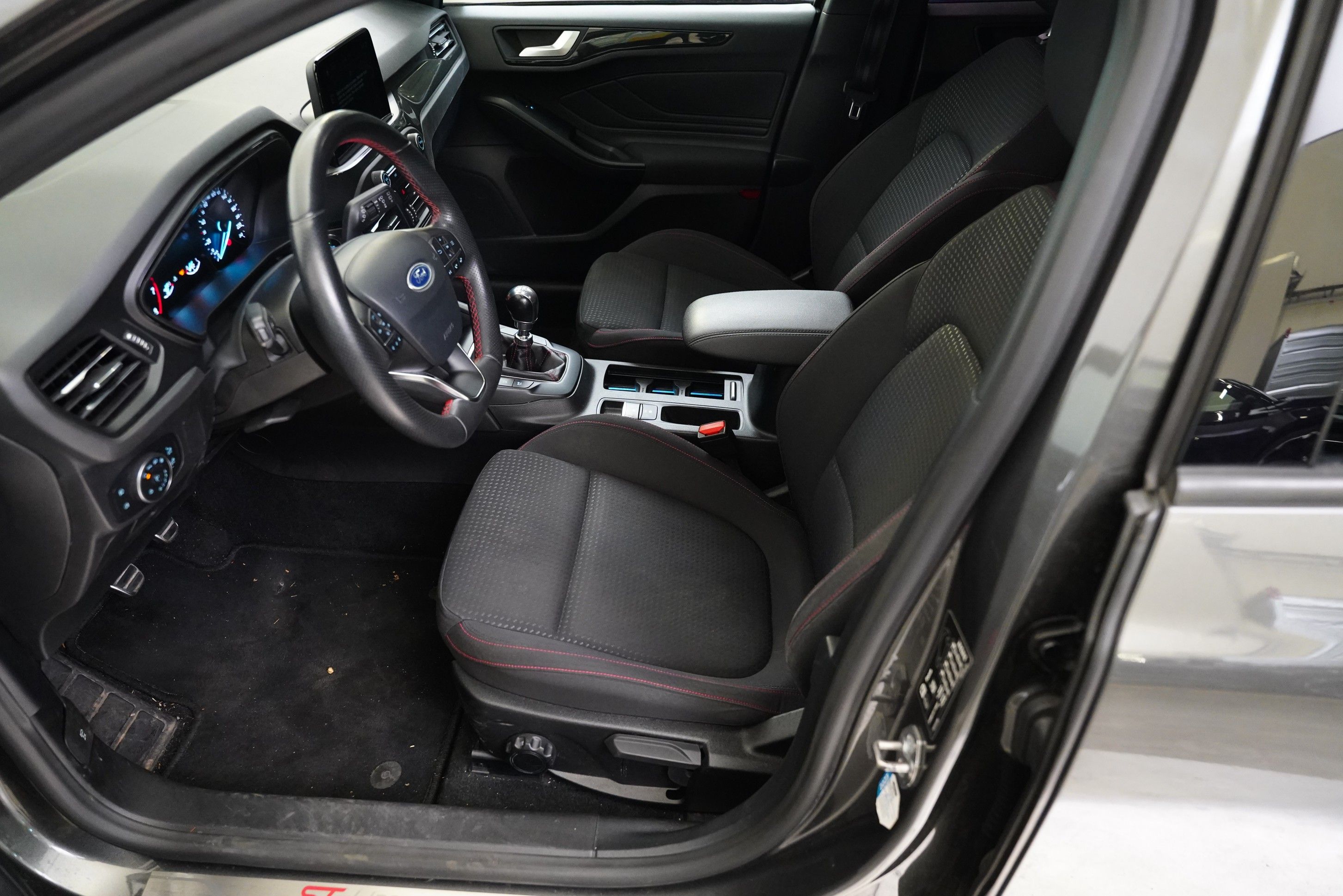 Ford Focus, 1.0 EcoBoost 92 kW ST-Line - fotka 6