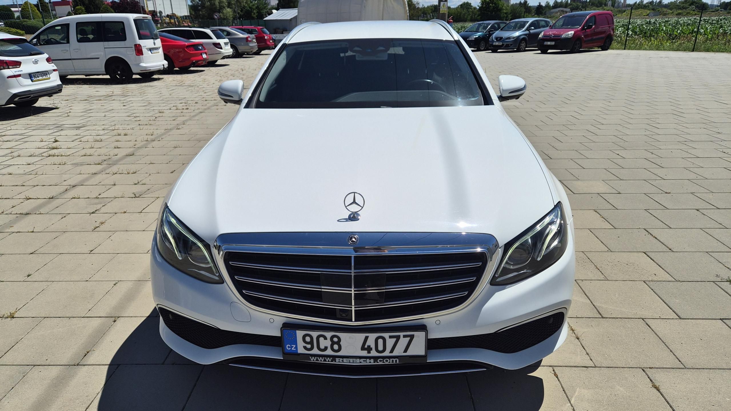 Mercedes-Benz Třídy E, 350d 4Matic Exclusive - fotka 2