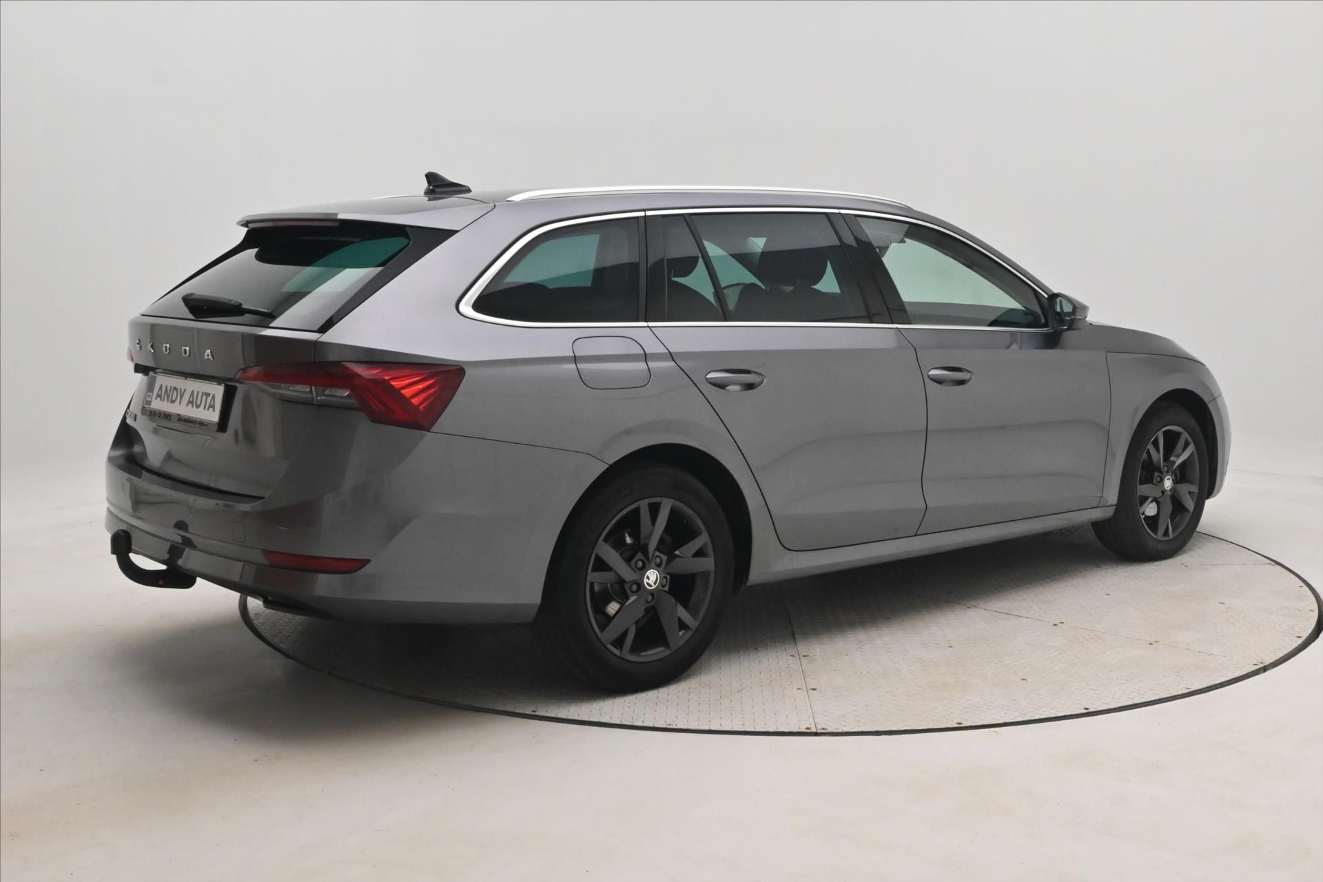 Škoda Octavia, 2,0 TDI 110kW DSG StyleTažné Z - fotka 5