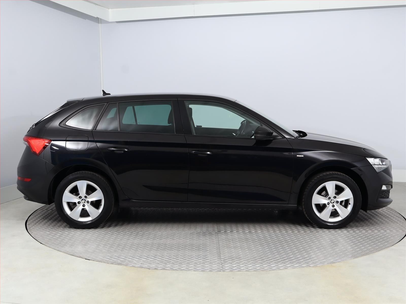 Škoda Scala, 1.0 TSI, Ambition, ČR,1.maj - fotka 6