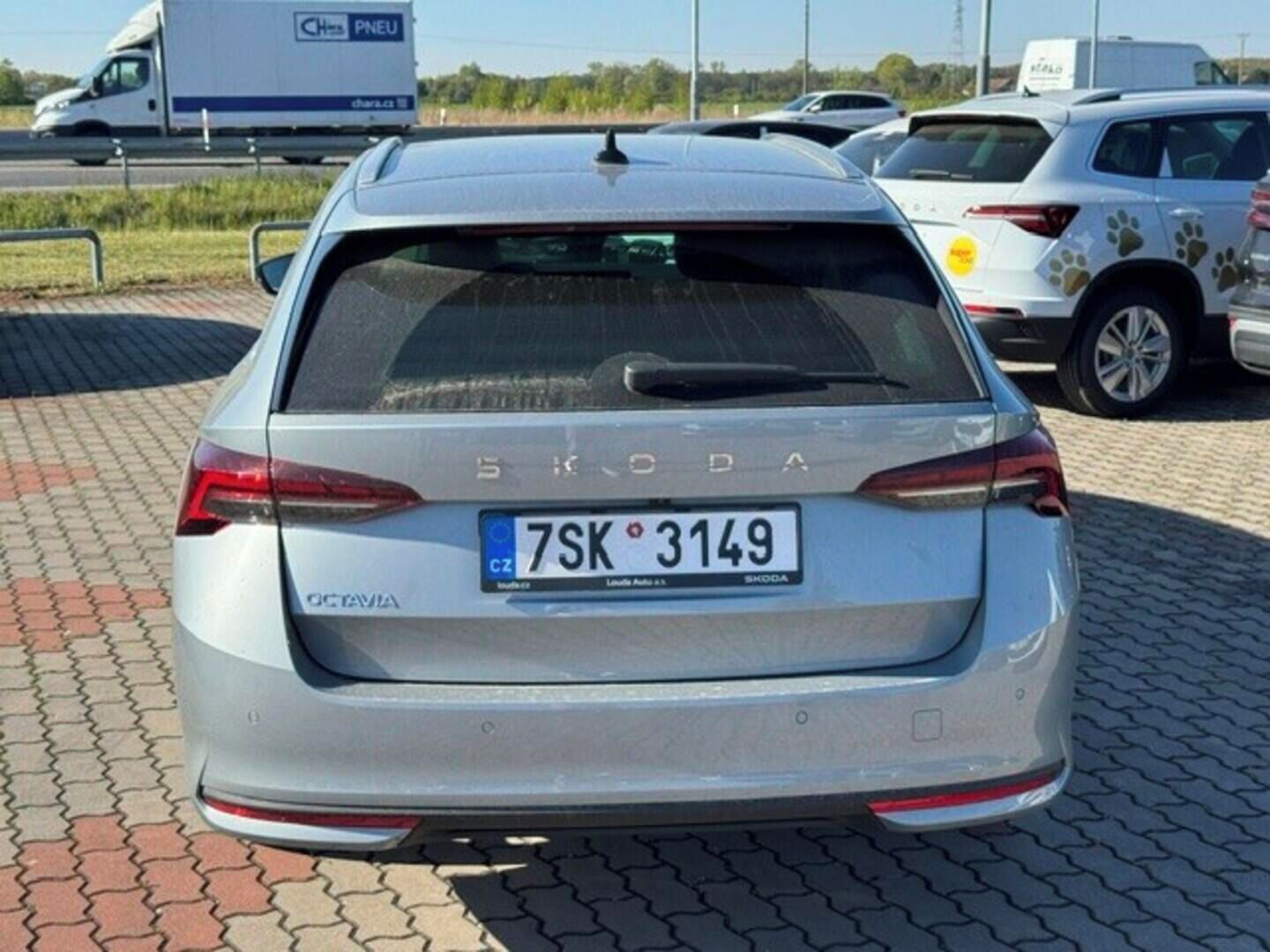 Škoda Octavia, Combi Exclusive Selection 2,0 - fotka 5