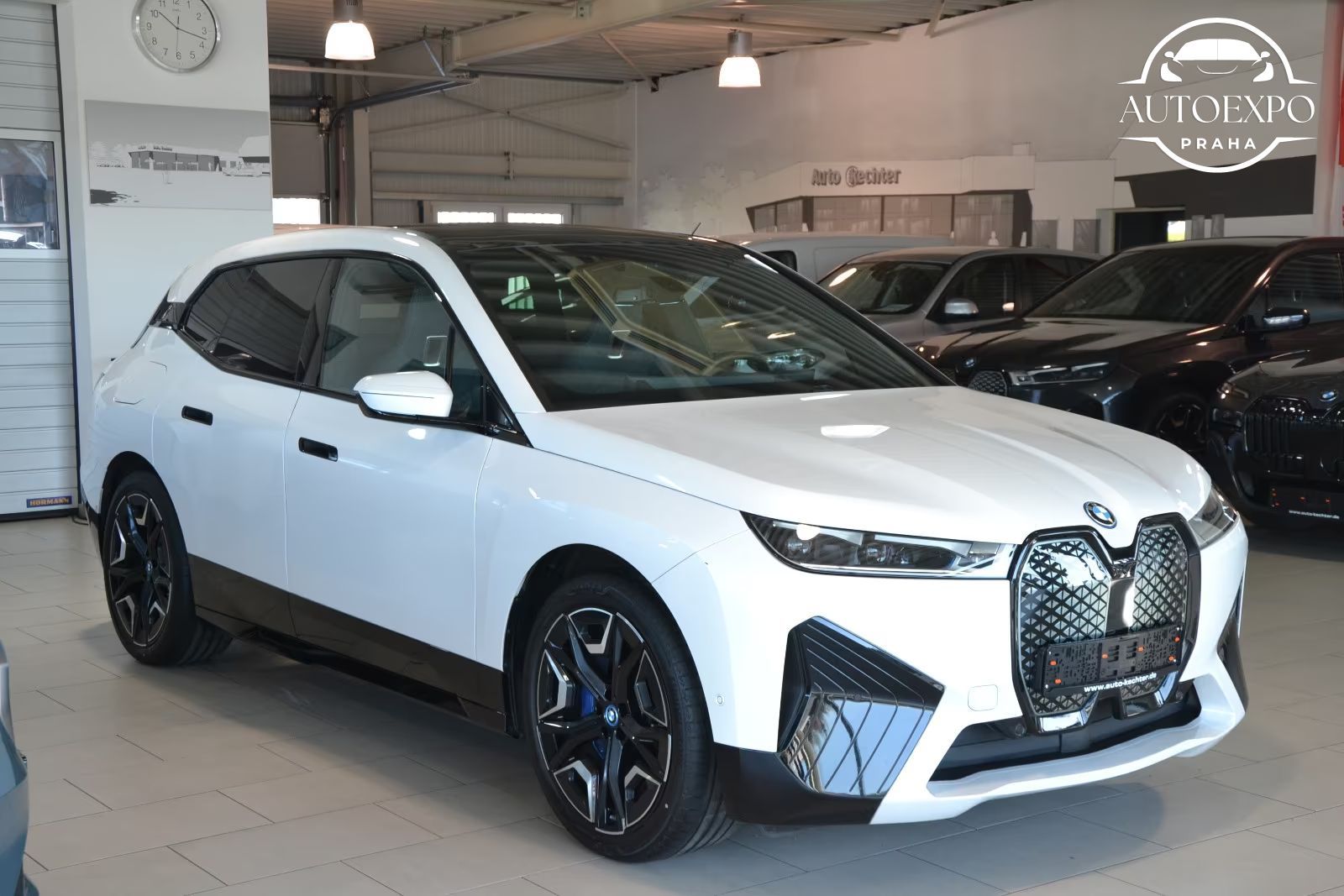 BMW iX, 50 xDrive Sport - fotka 2