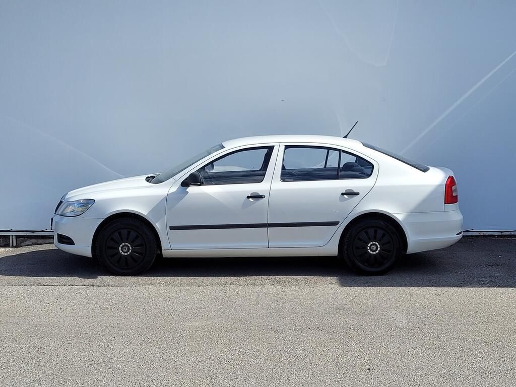 Škoda Octavia, Active 1.6 TDI 77 kW - fotka 3