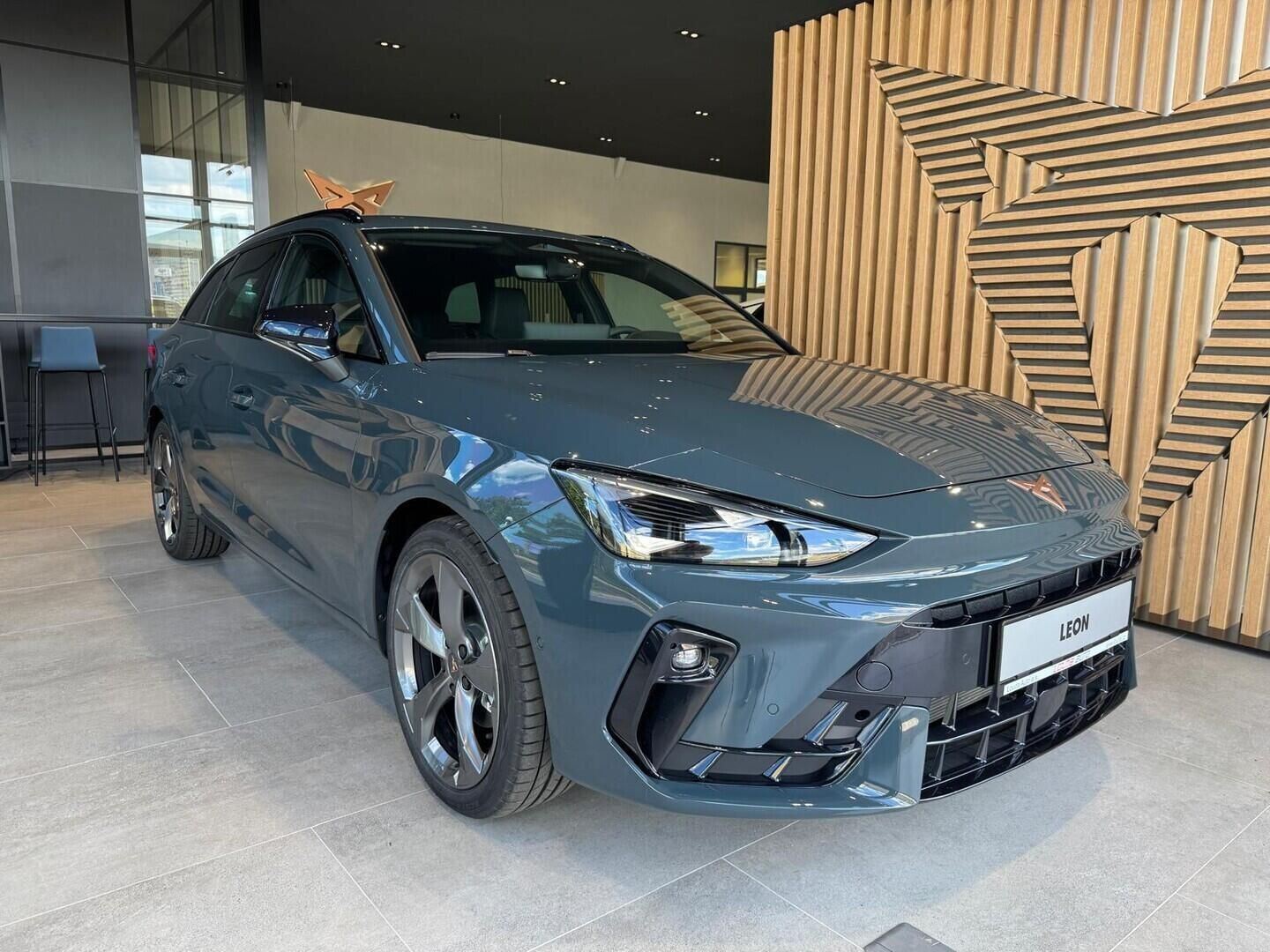 Cupra Leon, SP 1.5 eTSI 110 kW - fotka 3