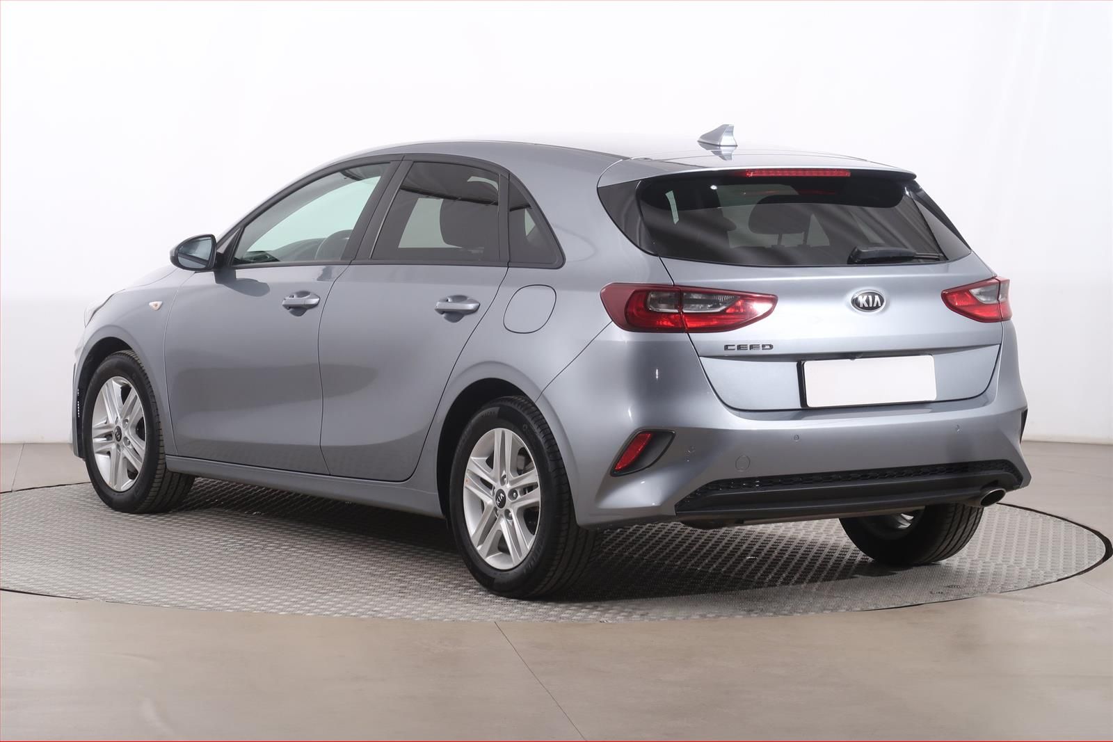 Kia Cee´d, 1.0 T-GDI, Silver, Serv.kniha - fotka 4