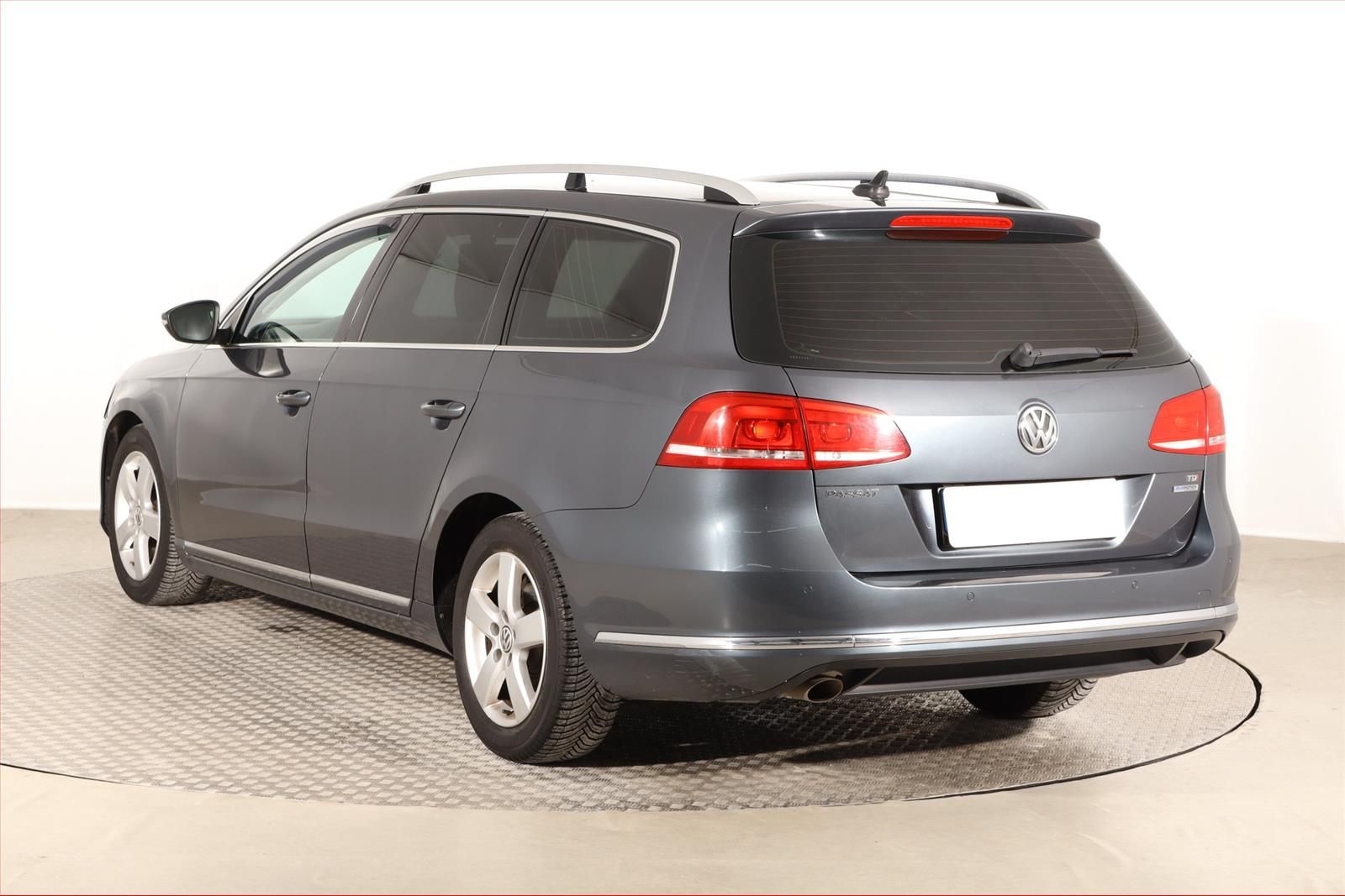 Volkswagen Passat, 1.6 TDI - fotka 4