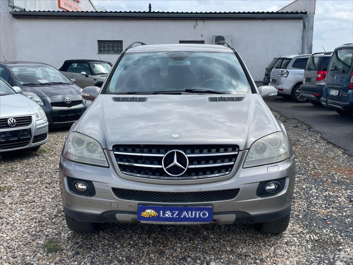Mercedes-Benz Třídy M, 3,0 ML 320 CDI - fotka 2