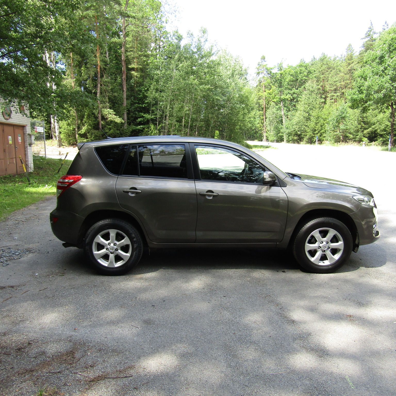 Toyota Rav4, 2,0VVT-i 116kw, 4x4, BENZÍN - fotka 4