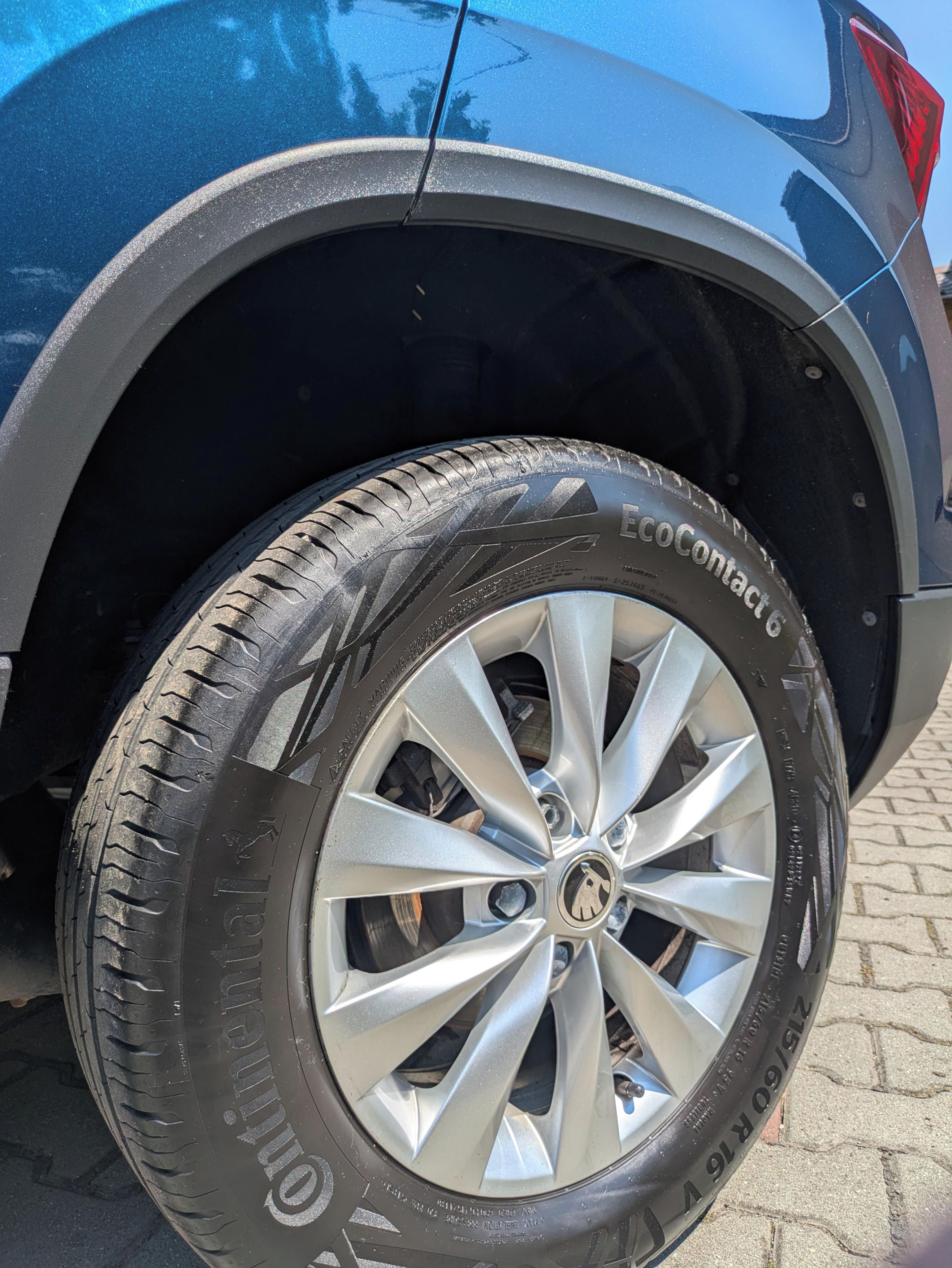 Škoda Karoq, 1.5Tsi 110kw Dsg ČR 1. Maj. - fotka 5