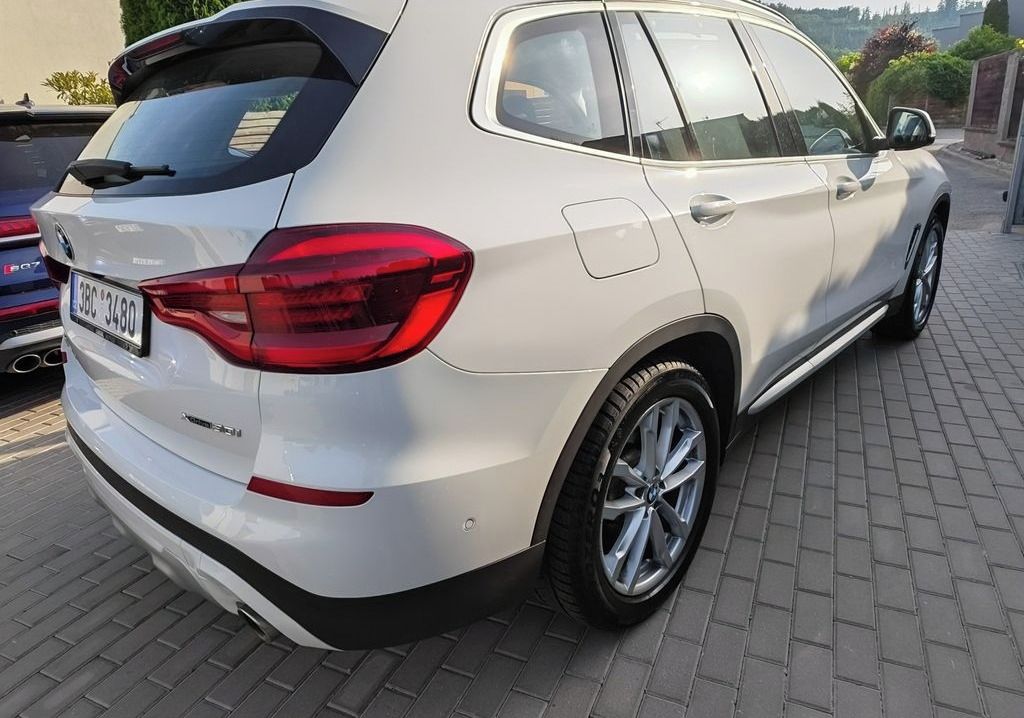 BMW X3, 30i xDrive HeadUp - fotka 2