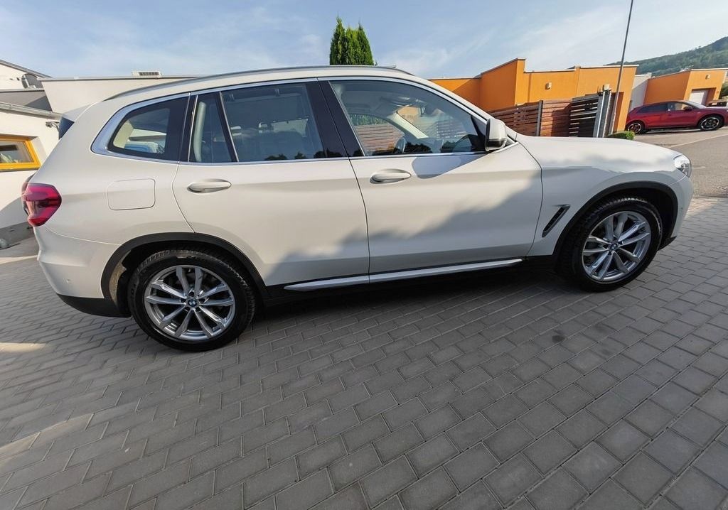 BMW X3, 30i xDrive HeadUp - fotka 3