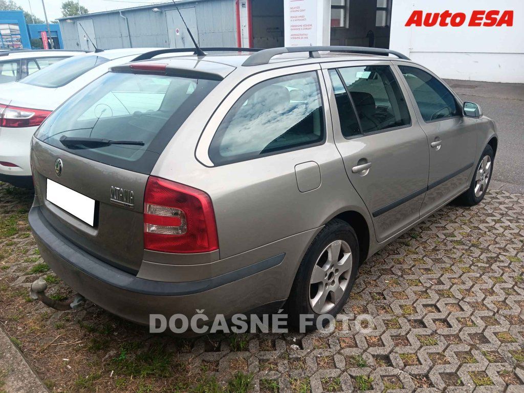 Škoda Octavia, 1.9TDi,ČR - fotka 2