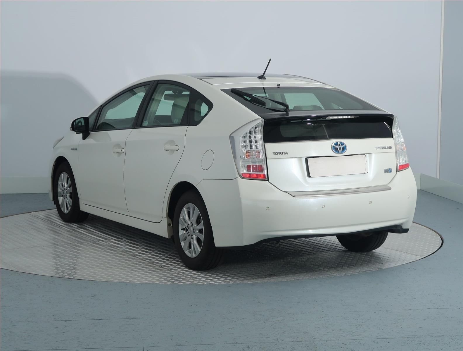 Toyota Prius, 1.8 VVT-i HSD, Automat - fotka 4