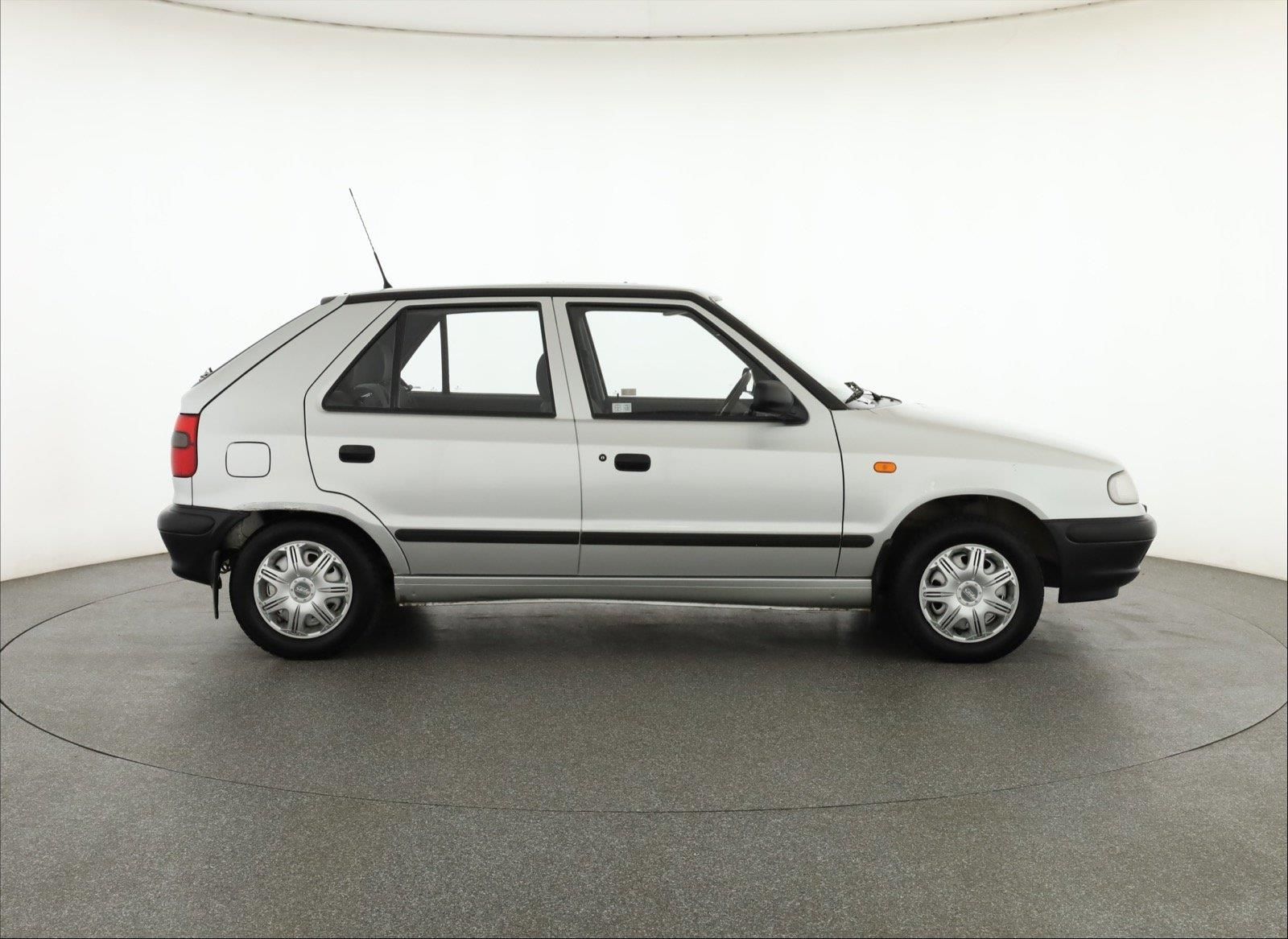 Škoda Felicia, 1.3, ČR,1.maj, Tažné - fotka 6