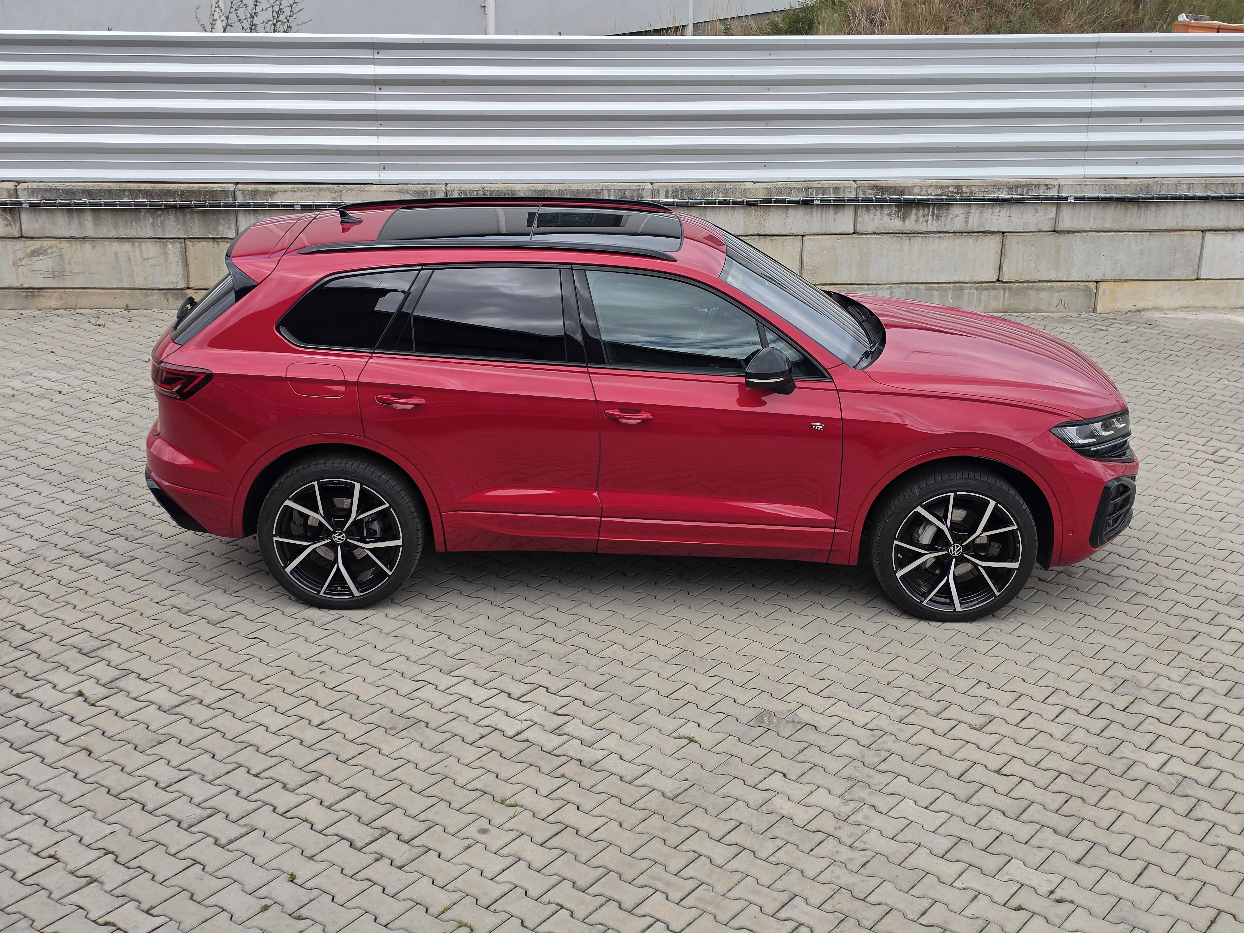 Volkswagen Touareg, Touareg 3.0 V6 TDI 210 kW R - fotka 2