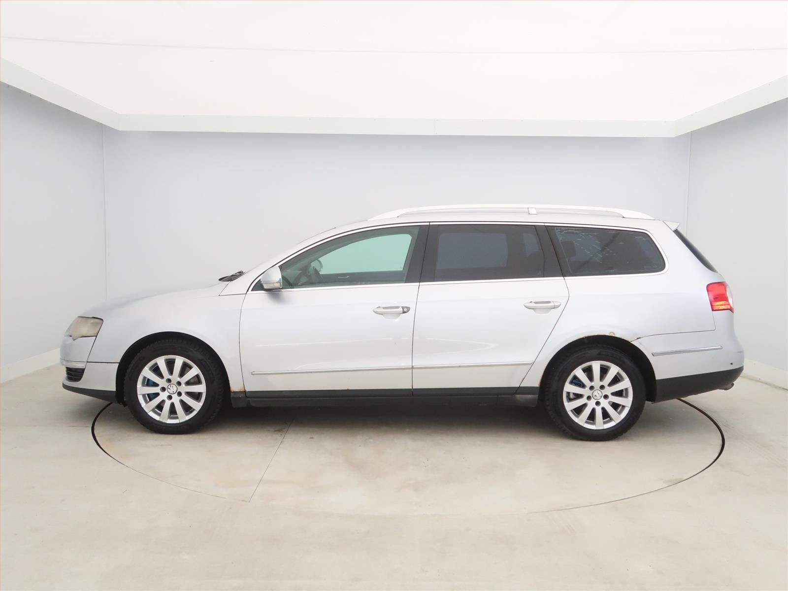 Volkswagen Passat, 2.0 TDI, Comfortline, Klima - fotka 3