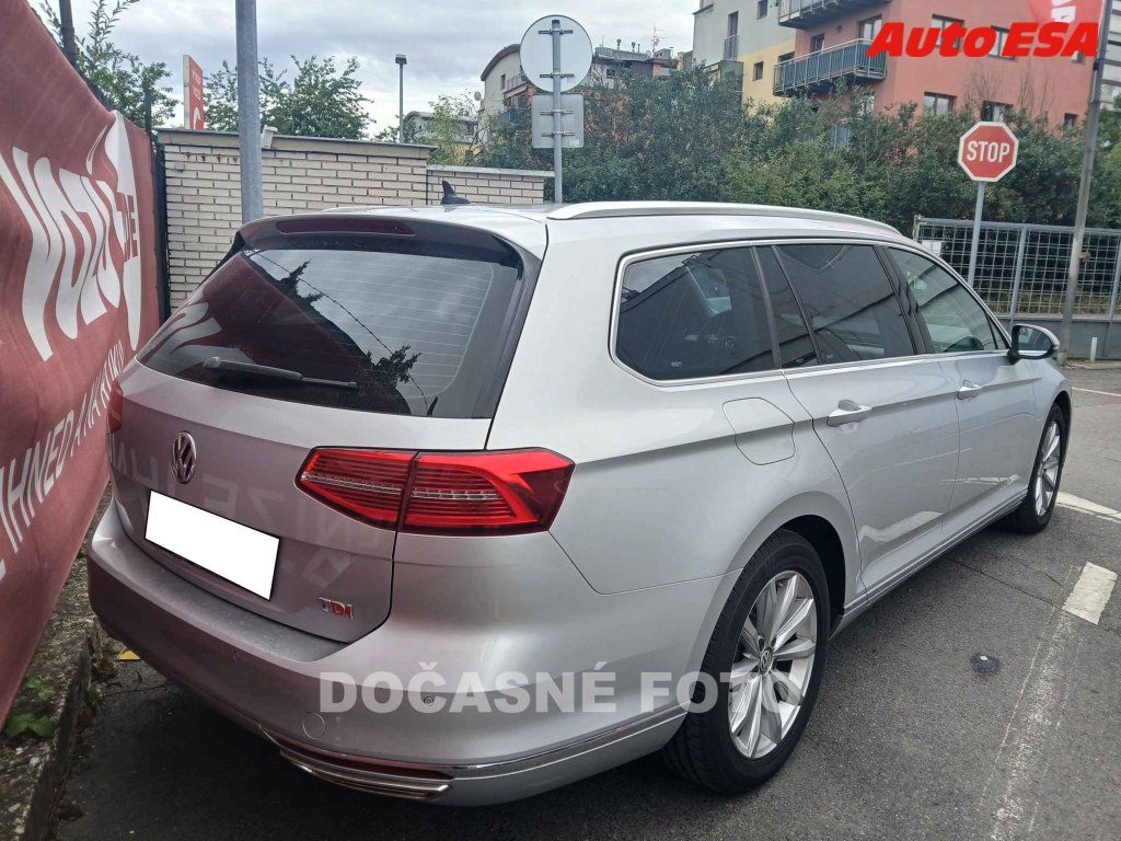 Volkswagen Passat, 2.0 TDI,ČR - fotka 2