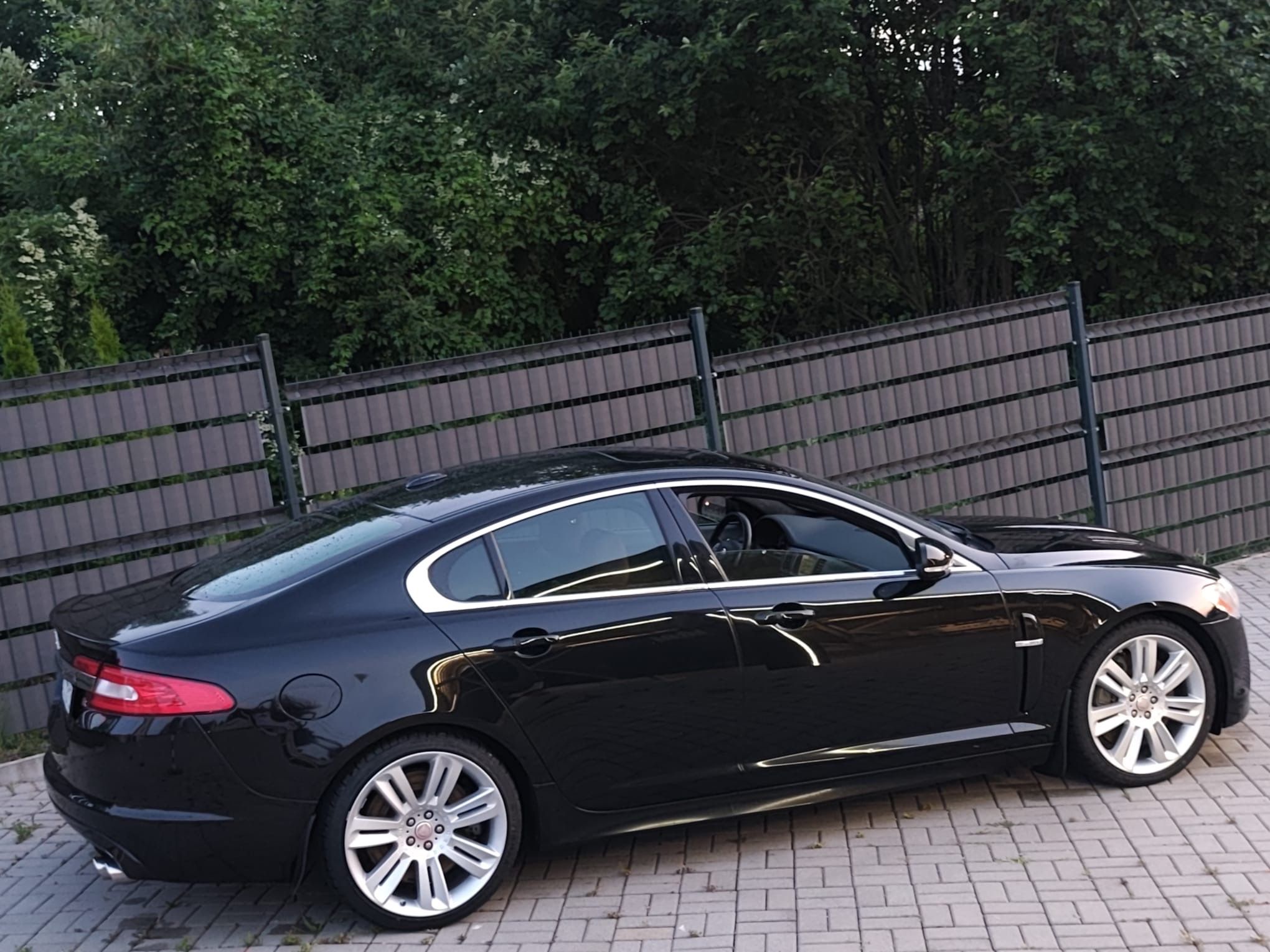 Jaguar XF, XFR 5.0 V8 Kompressor - fotka 6