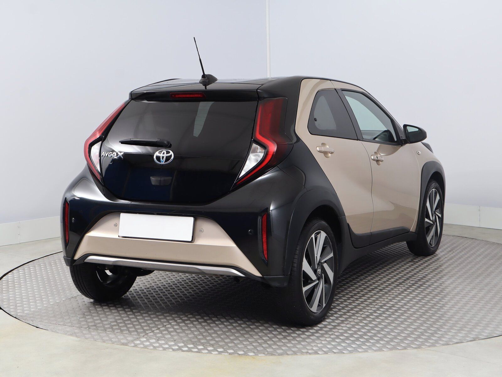 Toyota Aygo, 1.0, ČR,1.maj, Serv.kniha - fotka 5