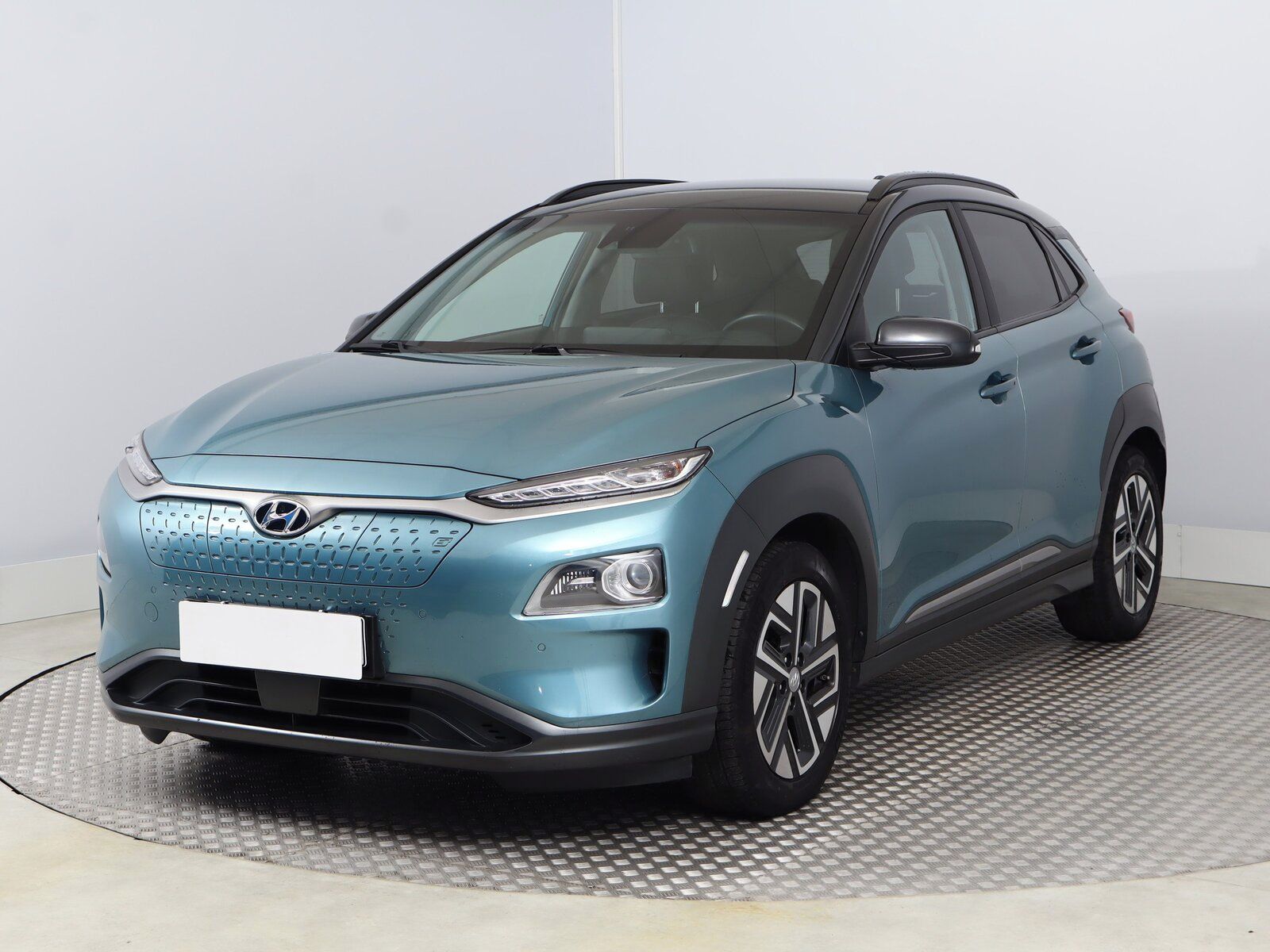 Hyundai Kona, Electric 64 kWh, SoH 100% - fotka 2