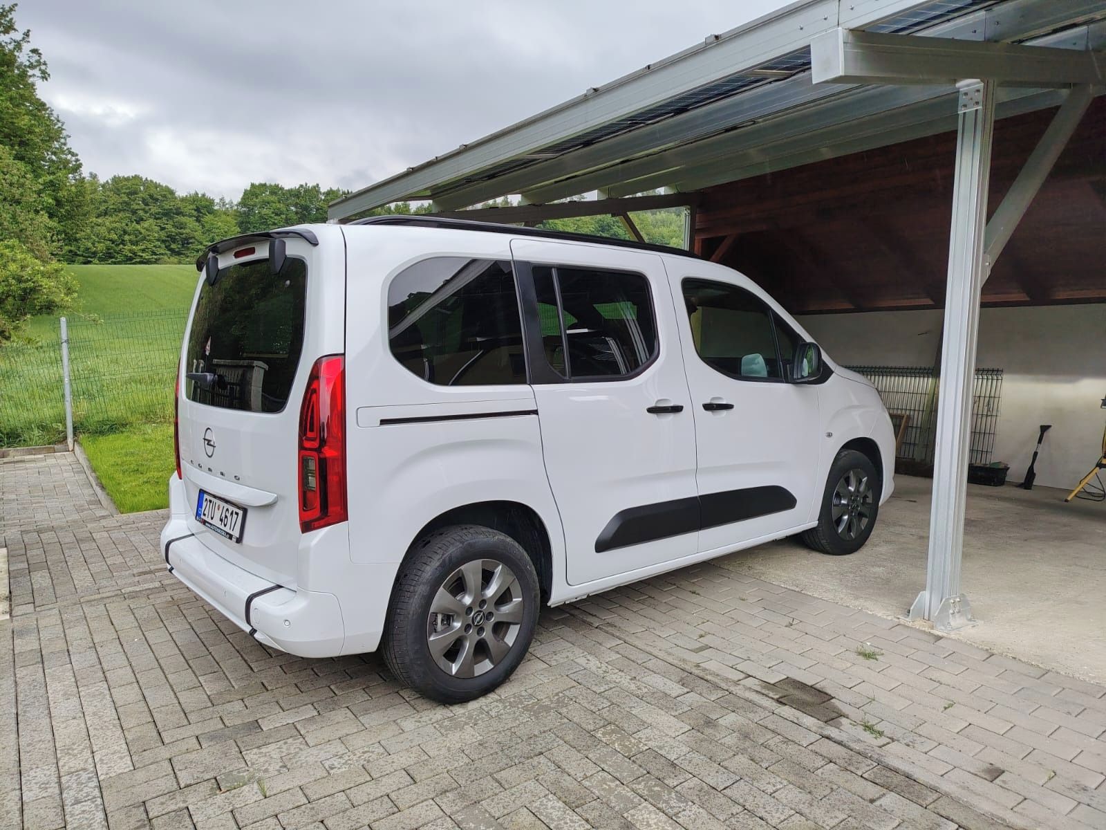 Opel Combo, pro ZTP se sklápěcí rampou - fotka 5